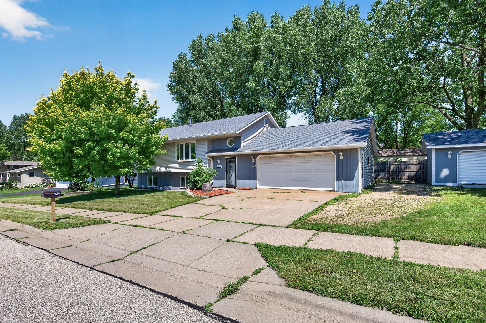 View of Residential at 2709 Holloway Avenue, North Saint Paul MN 55109, North Saint Paul - Mike Wilen | Minnesota Team Real Estate