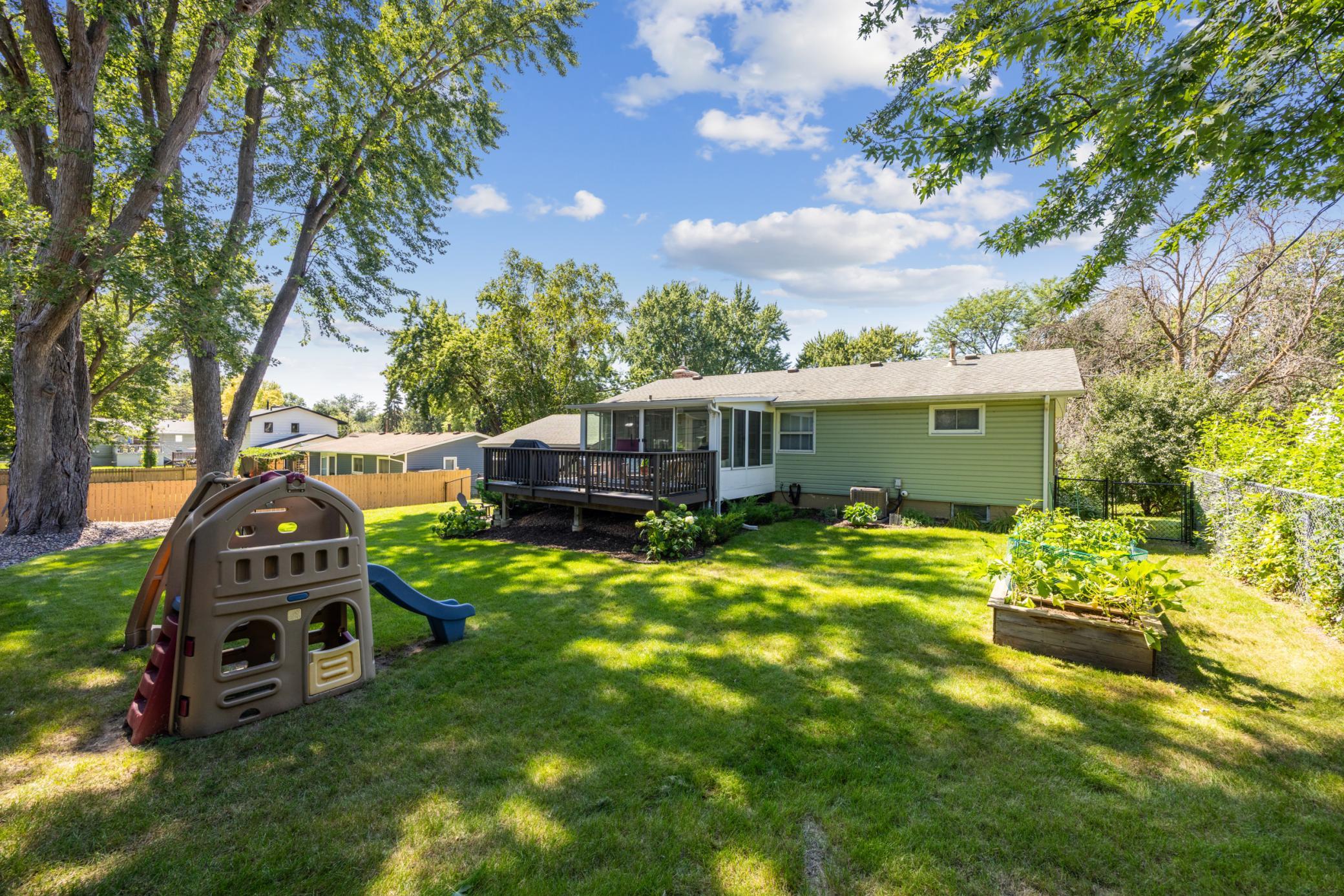 View of Residential at 3224 Hillsboro Avenue, New Hope MN 55427, New Hope (27 of 30) - Mike Wilen | Minnesota Team Real Estate