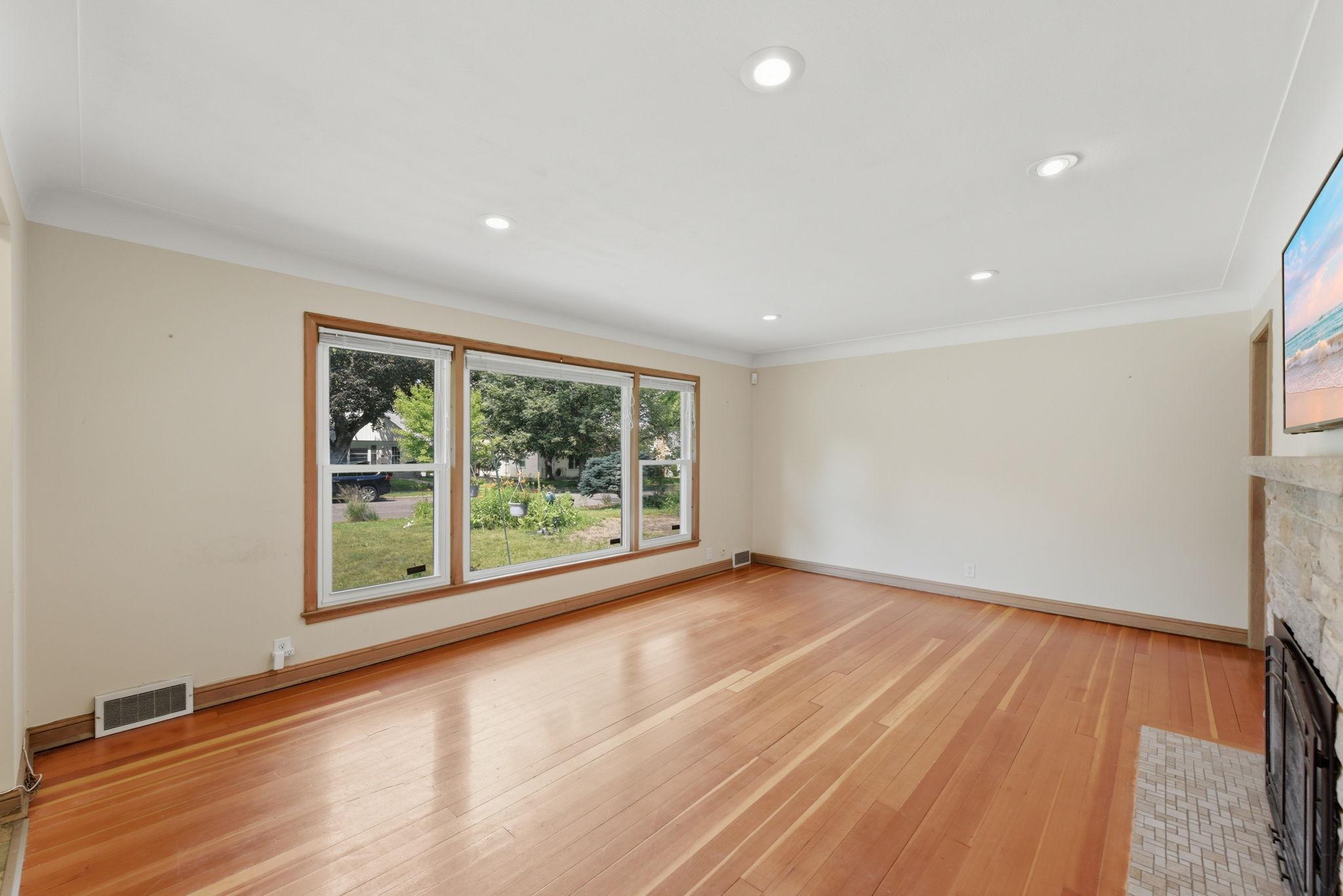View of Residential at 3426 Zenith Avenue, Robbinsdale MN 55422, Robbinsdale (7 of 46) - Mike Wilen | Minnesota Team Real Estate