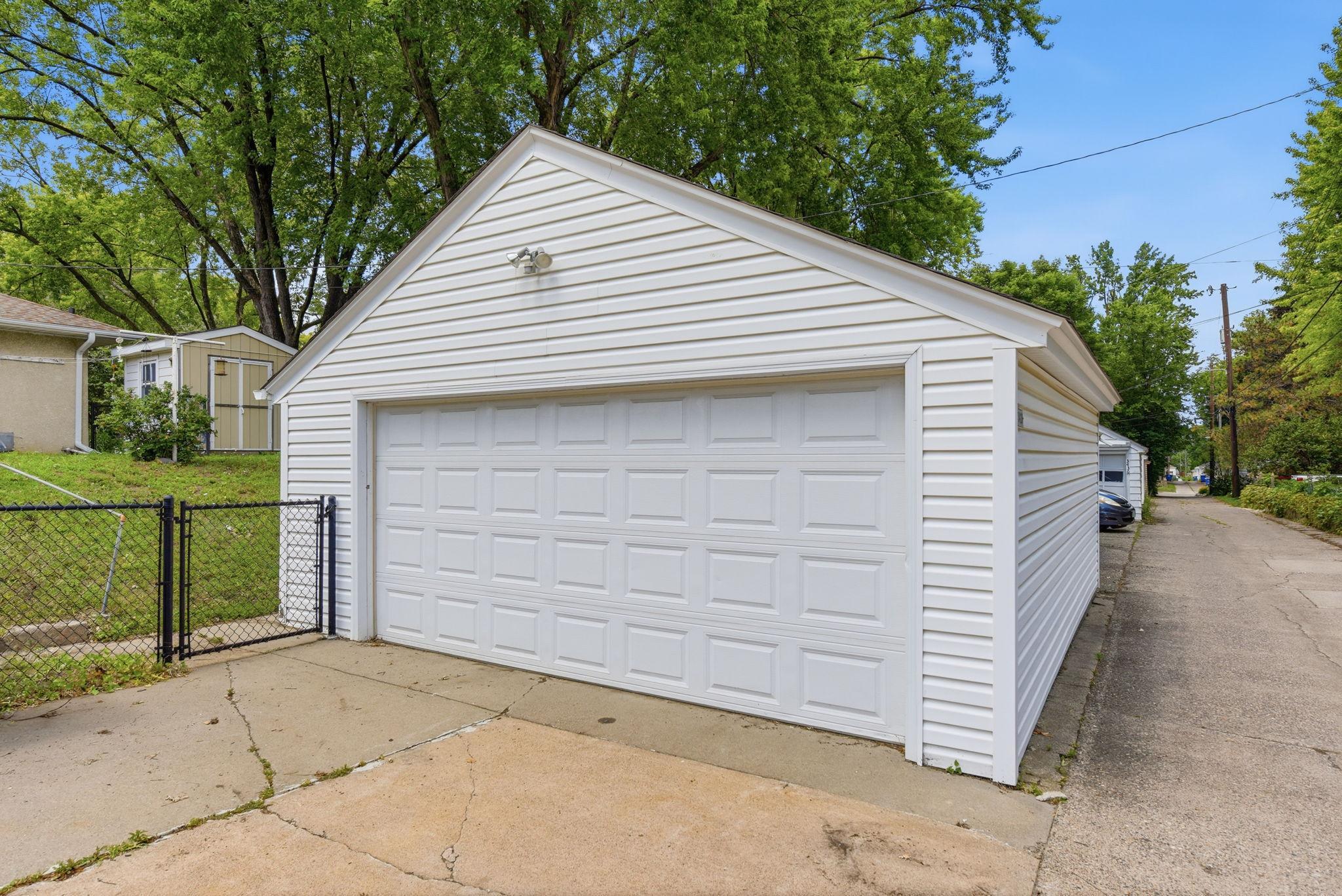 View of Residential at 3426 Zenith Avenue, Robbinsdale MN 55422, Robbinsdale (38 of 46) - Mike Wilen | Minnesota Team Real Estate