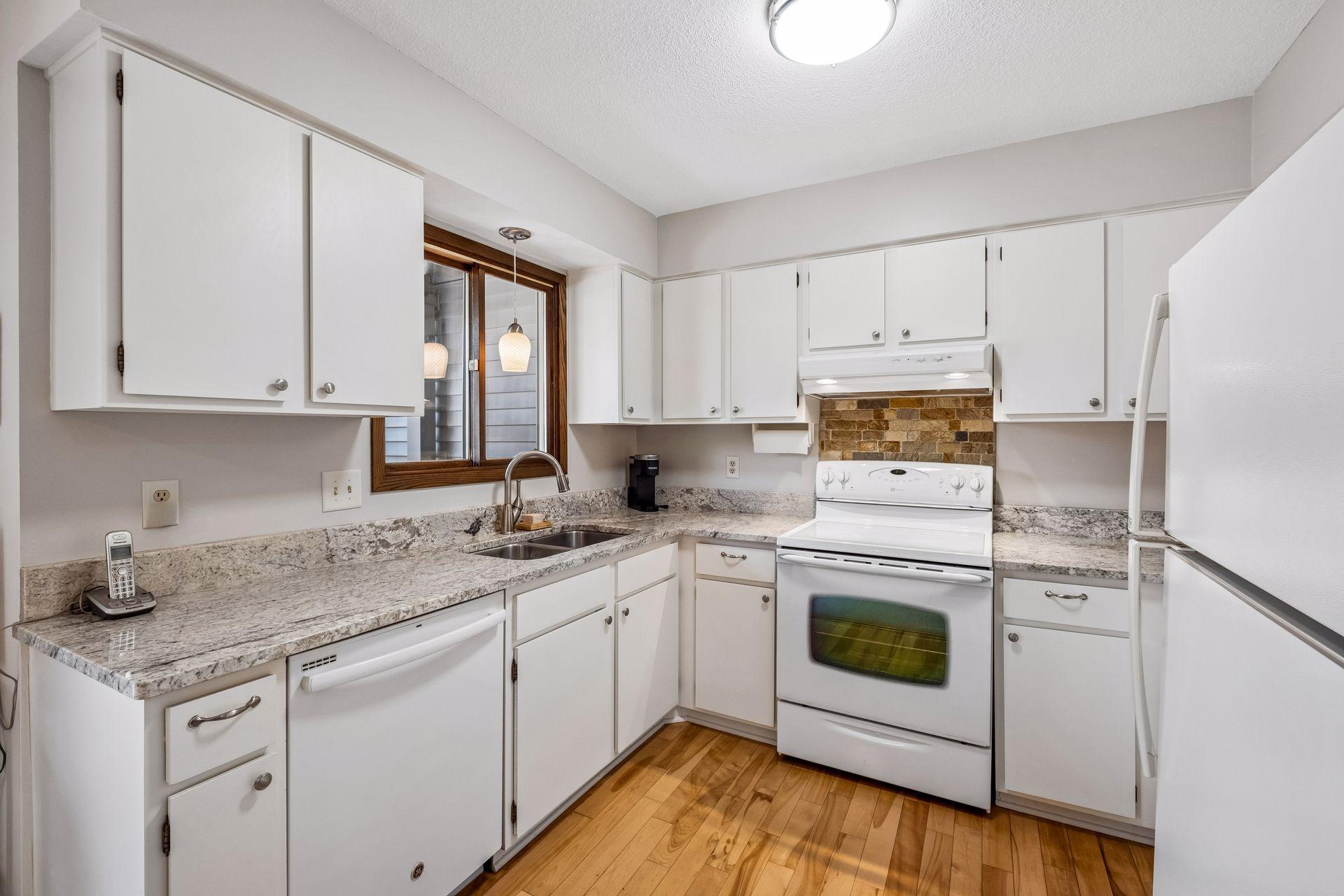 View of Residential at 954 Carmel Court, Shoreview MN 55126, Shoreview (10 of 32) - Mike Wilen | Minnesota Team Real Estate