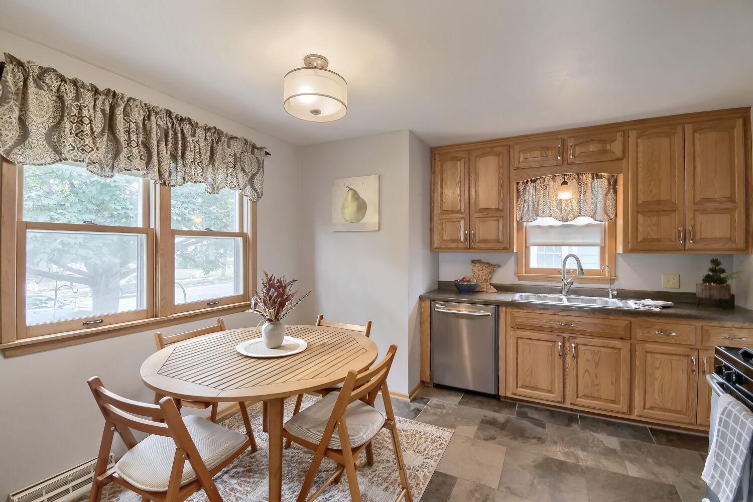 View of Residential at 820 4th Avenue, South Saint Paul MN 55075, South Saint Paul (8 of 33) - Mike Wilen | Minnesota Team Real Estate
