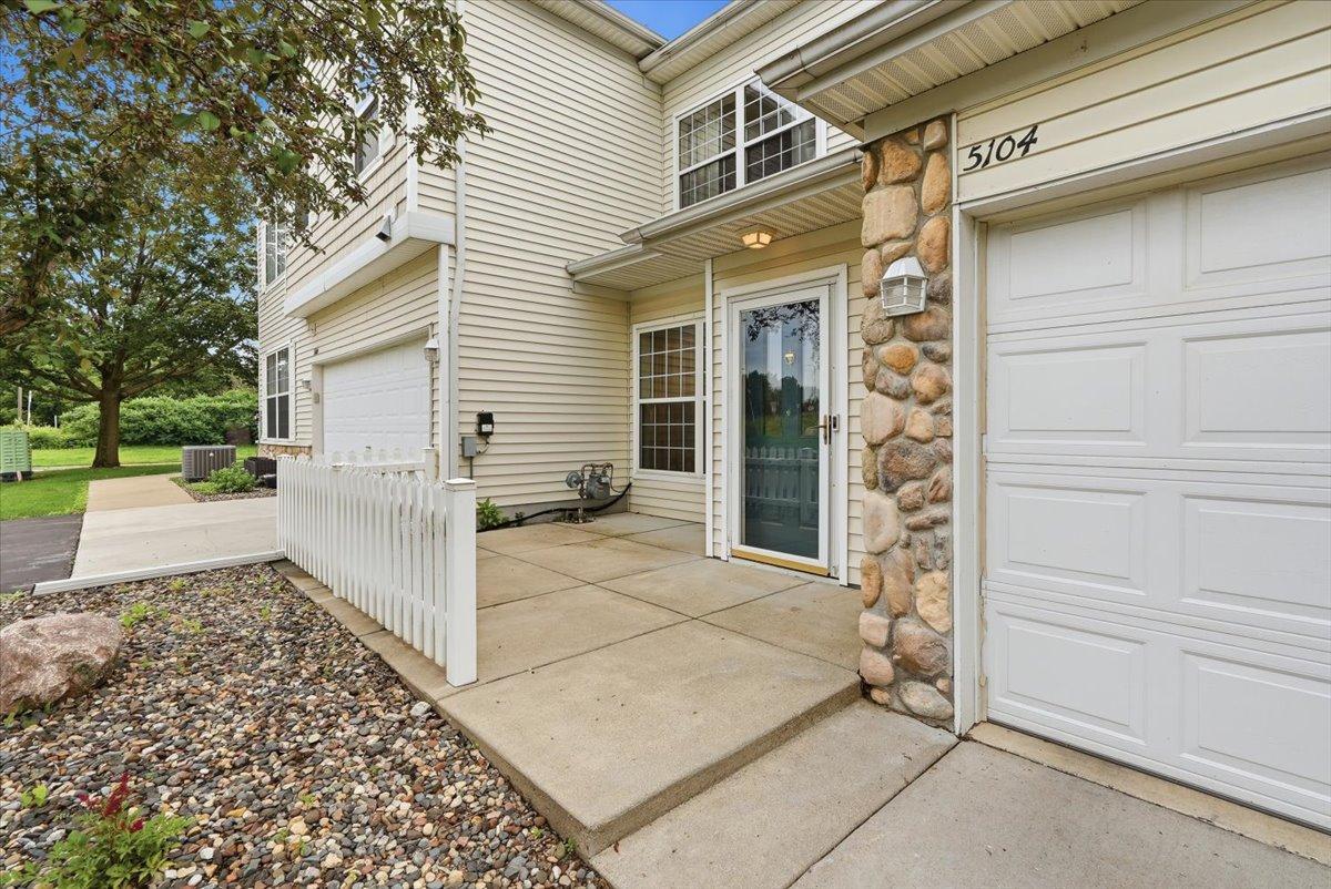 View of Residential at 5104 Oriole Drive, Farmington MN 55024, Farmington (4 of 24) - Mike Wilen | Minnesota Team Real Estate
