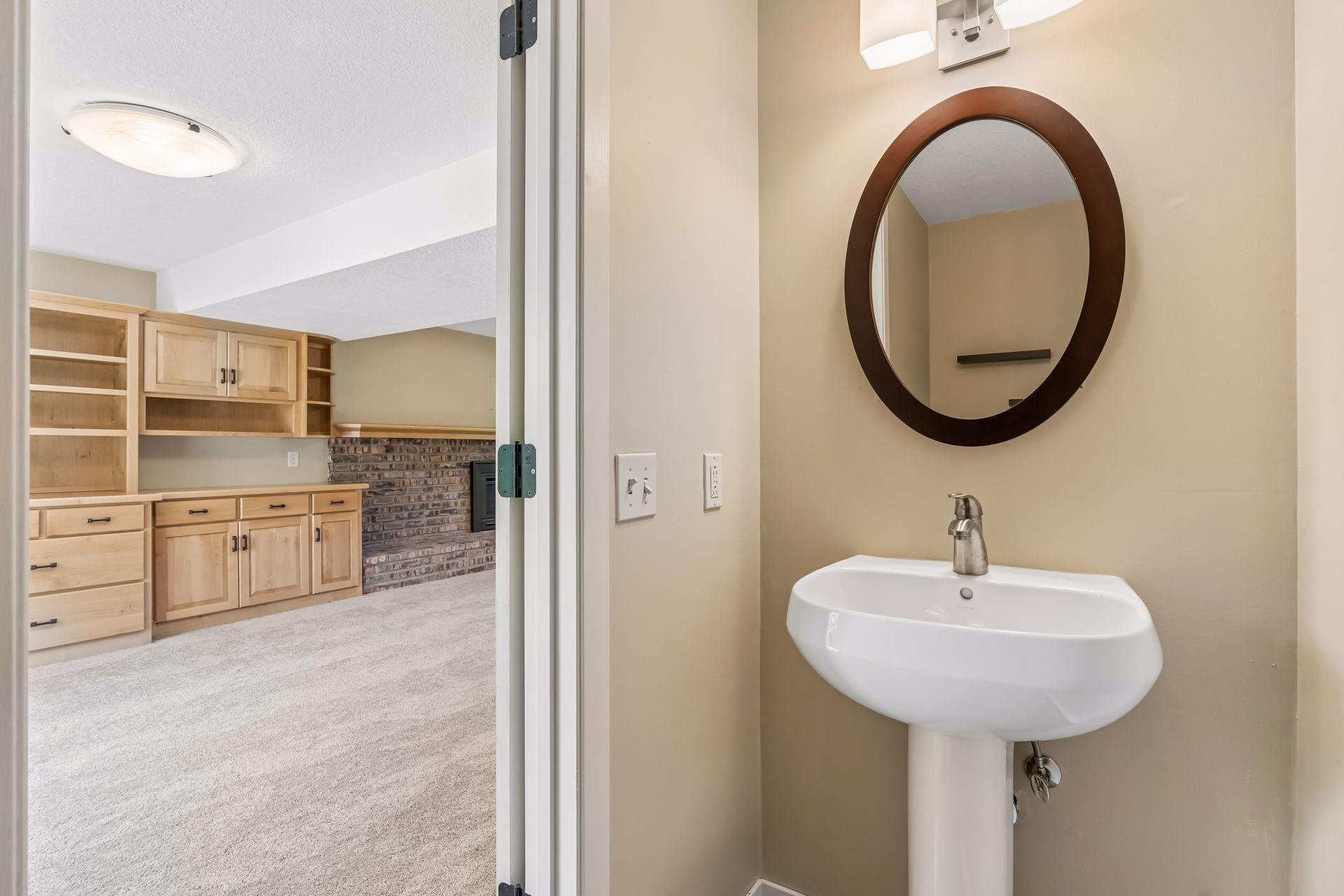 View of Residential at 1817 Welland Avenue, Minnetonka MN 55305, Minnetonka (25 of 32) - Mike Wilen | Minnesota Team Real Estate