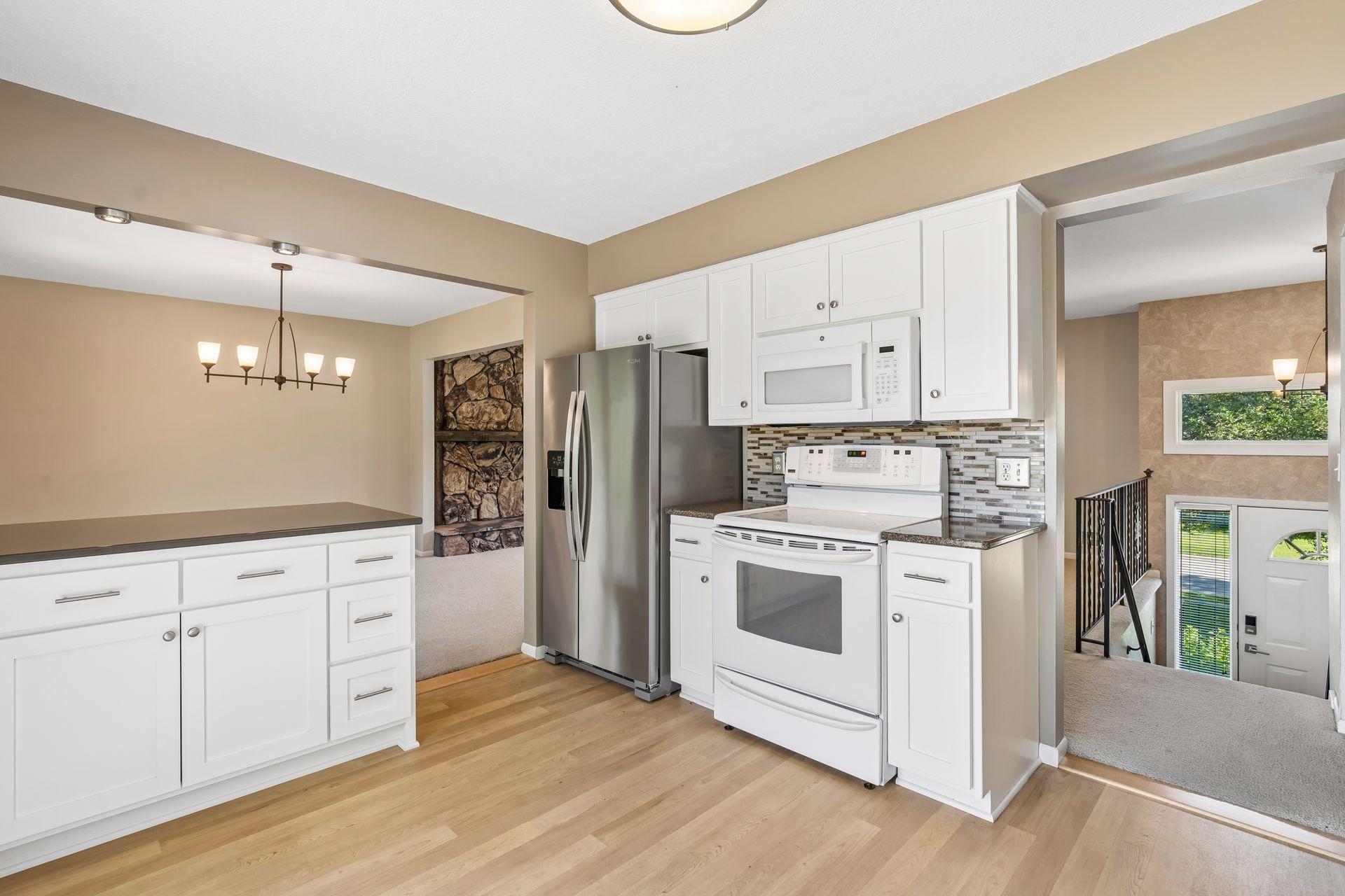 View of Residential at 1817 Welland Avenue, Minnetonka MN 55305, Minnetonka (14 of 32) - Mike Wilen | Minnesota Team Real Estate
