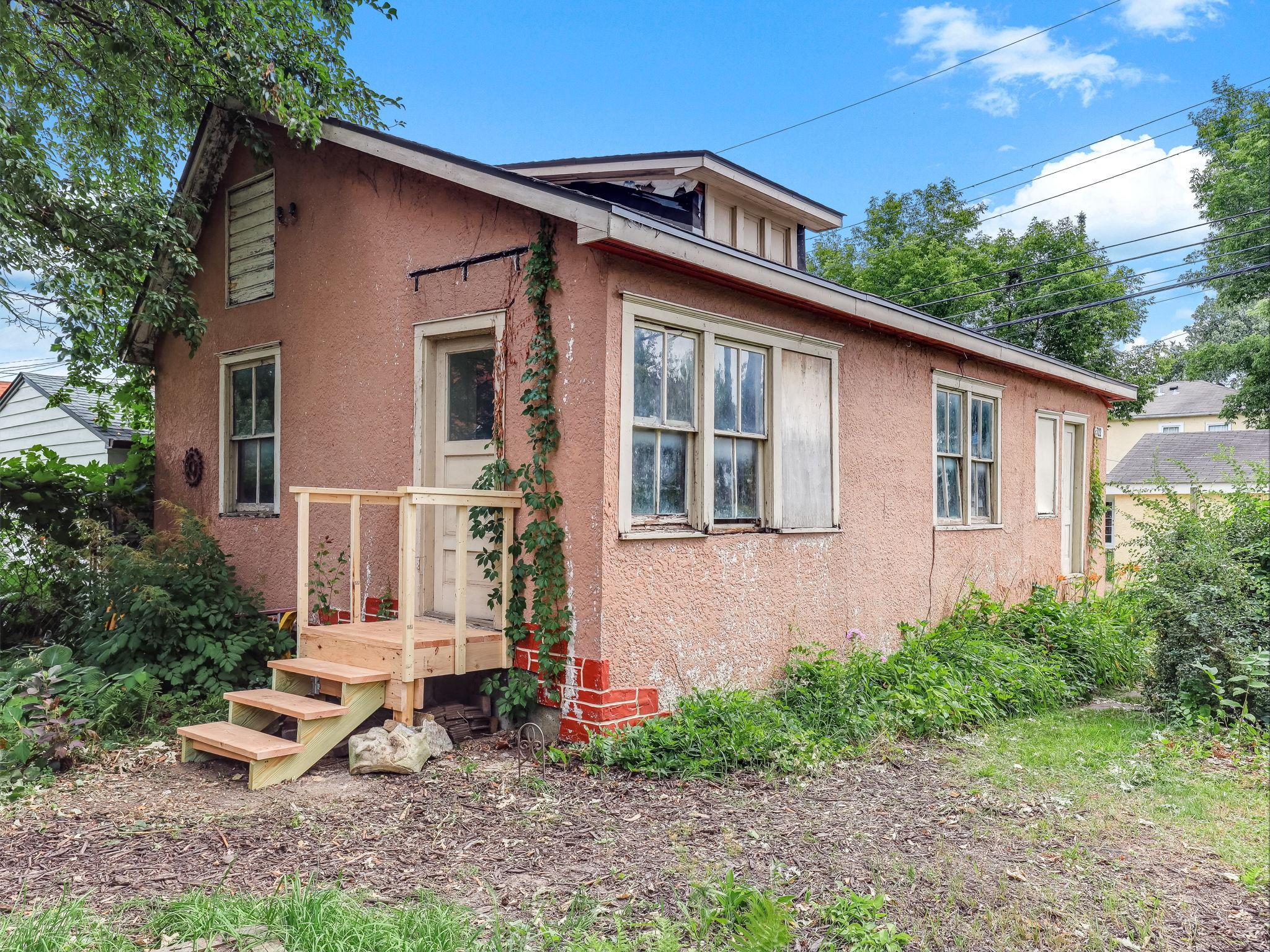 View of Residential Income at 722 Queen Avenue, Minneapolis MN 55411, Minneapolis (49 of 52) - Mike Wilen | Minnesota Team Real Estate