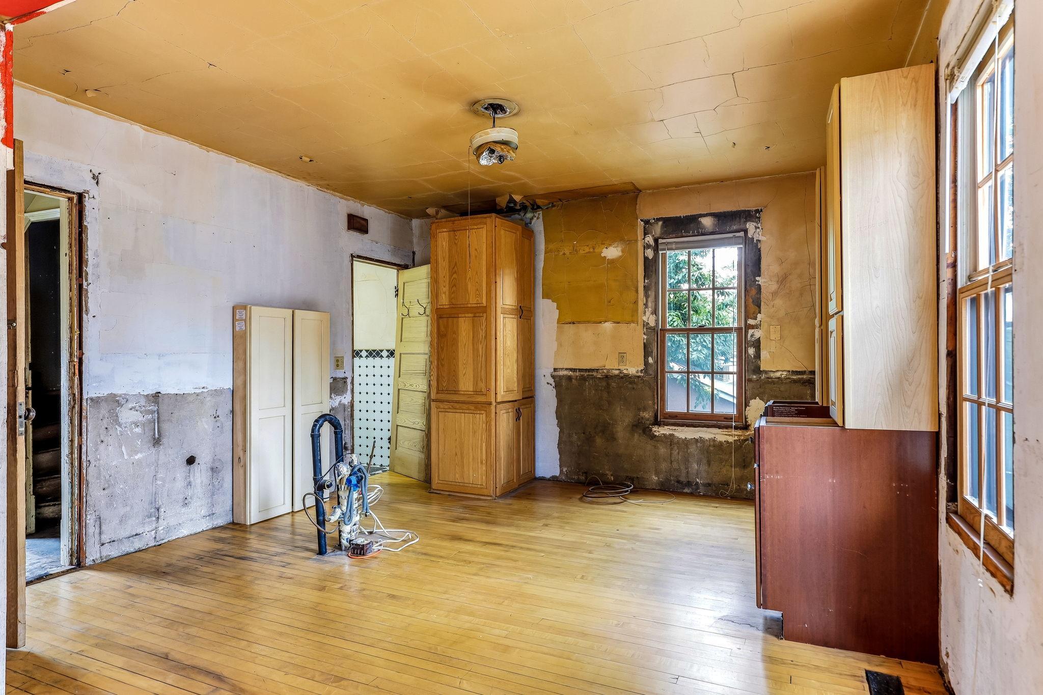 View of Residential Income at 722 Queen Avenue, Minneapolis MN 55411, Minneapolis (34 of 52) - Mike Wilen | Minnesota Team Real Estate