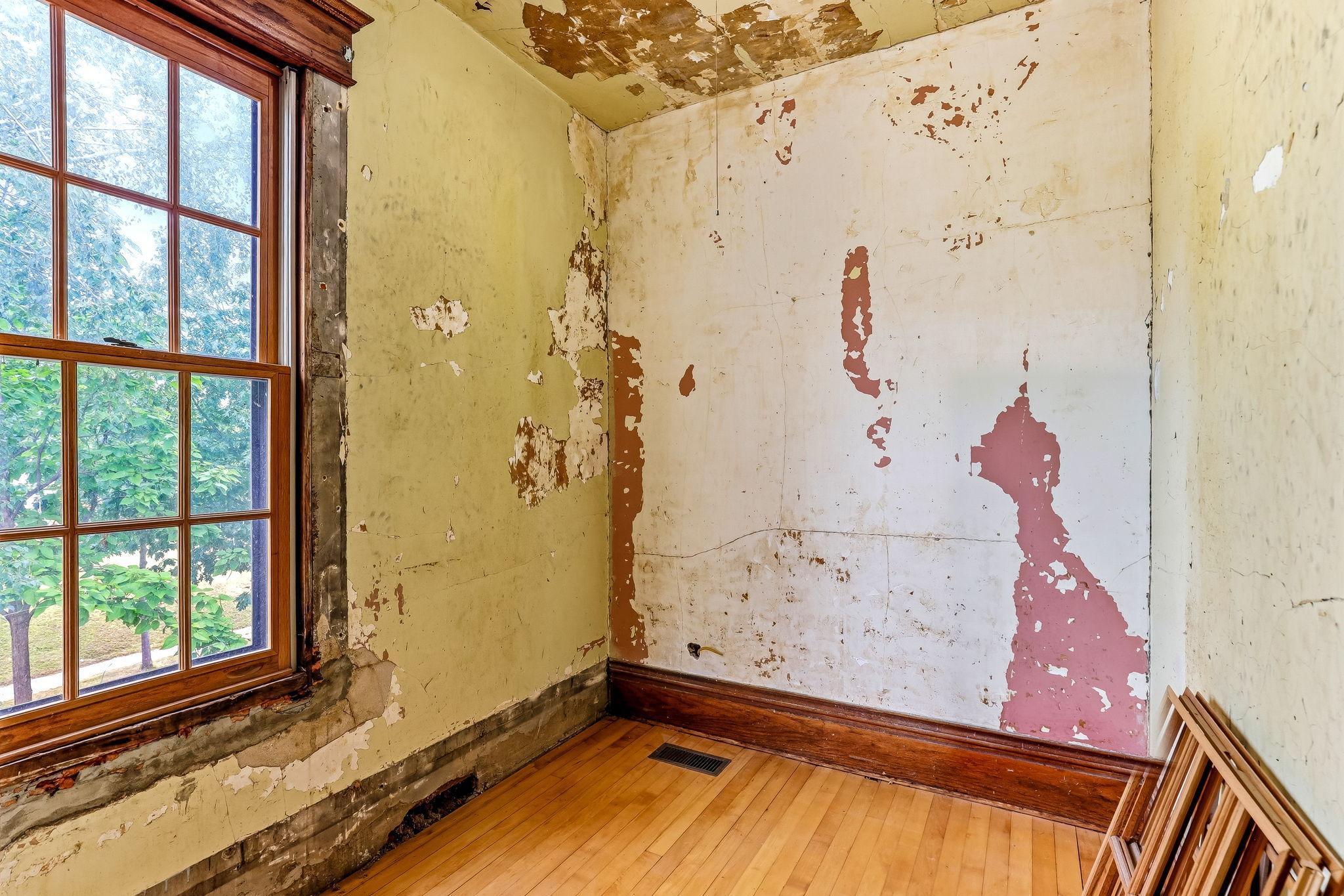 View of Residential Income at 722 Queen Avenue, Minneapolis MN 55411, Minneapolis (32 of 52) - Mike Wilen | Minnesota Team Real Estate