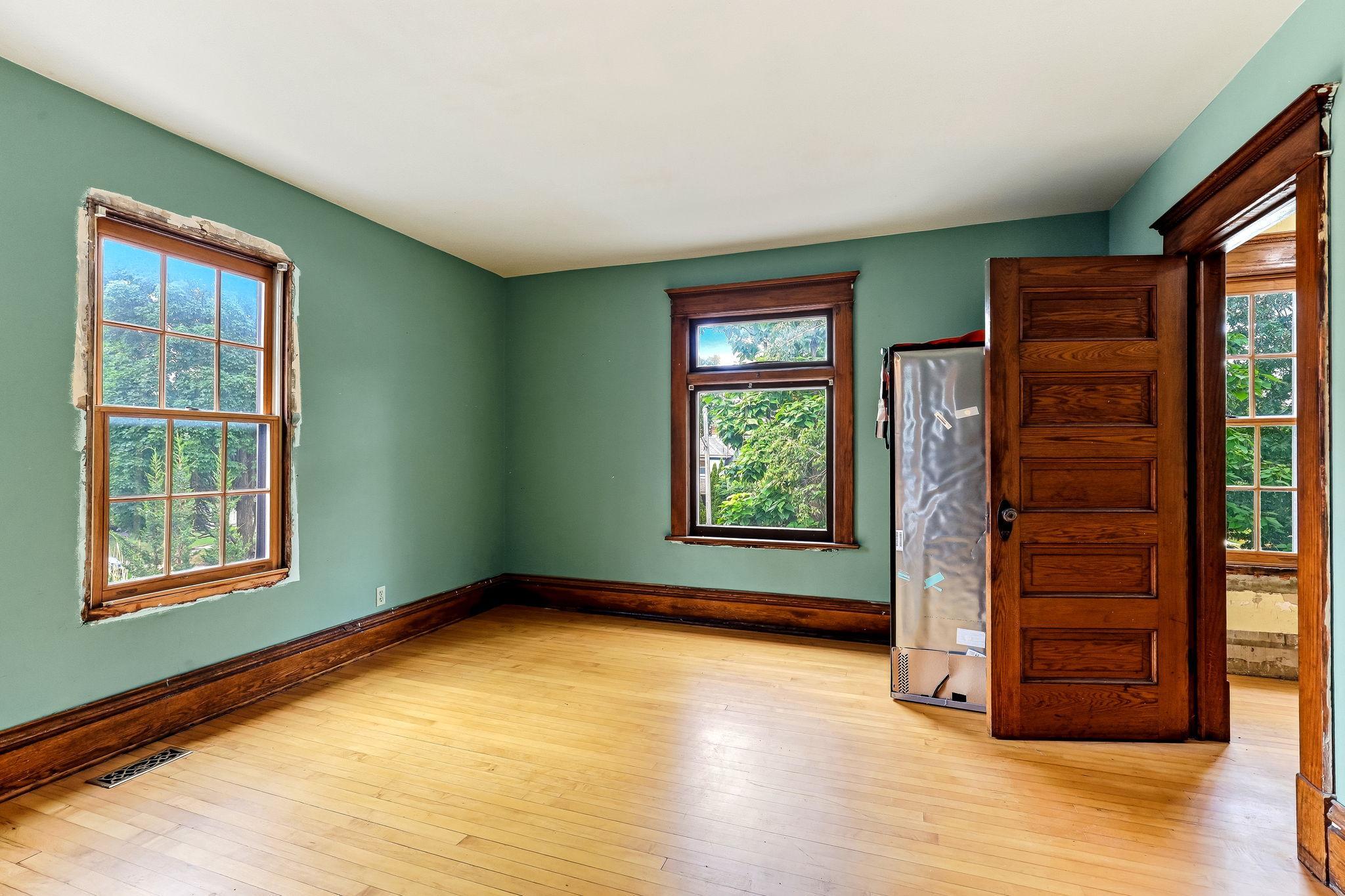 View of Residential Income at 722 Queen Avenue, Minneapolis MN 55411, Minneapolis (23 of 52) - Mike Wilen | Minnesota Team Real Estate