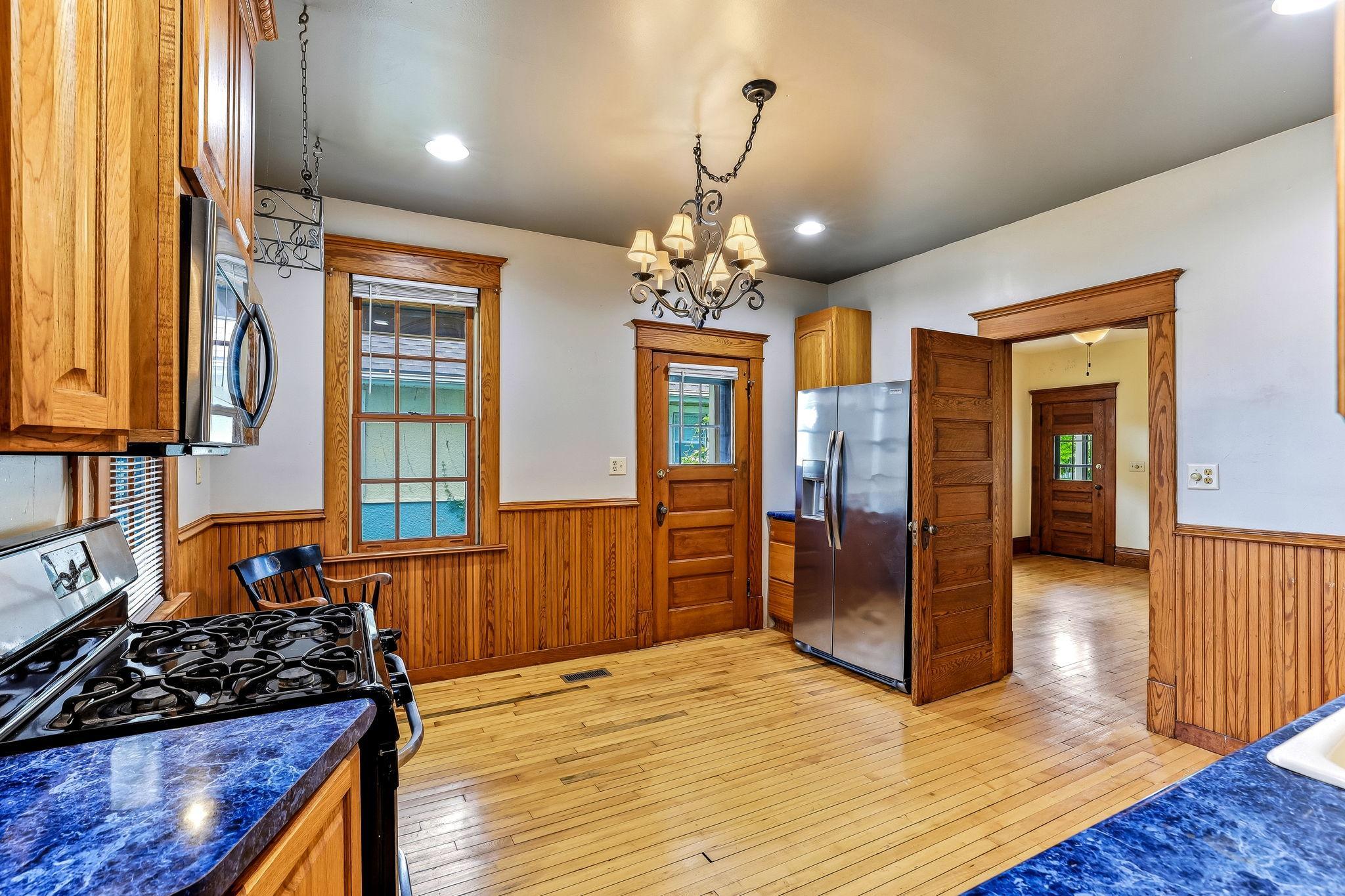 View of Residential Income at 722 Queen Avenue, Minneapolis MN 55411, Minneapolis (19 of 52) - Mike Wilen | Minnesota Team Real Estate