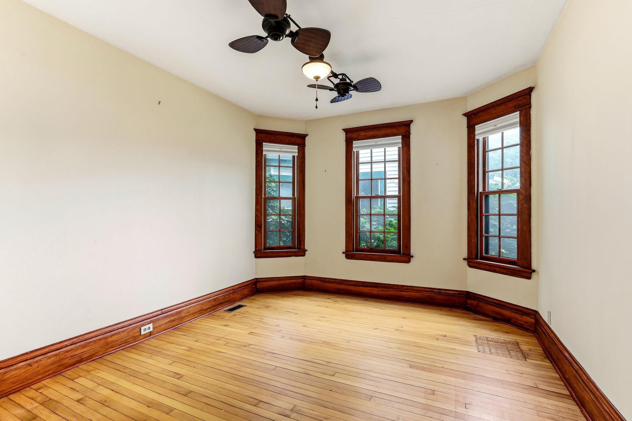 View of Residential Income at 722 Queen Avenue, Minneapolis MN 55411, Minneapolis (15 of 52) - Mike Wilen | Minnesota Team Real Estate