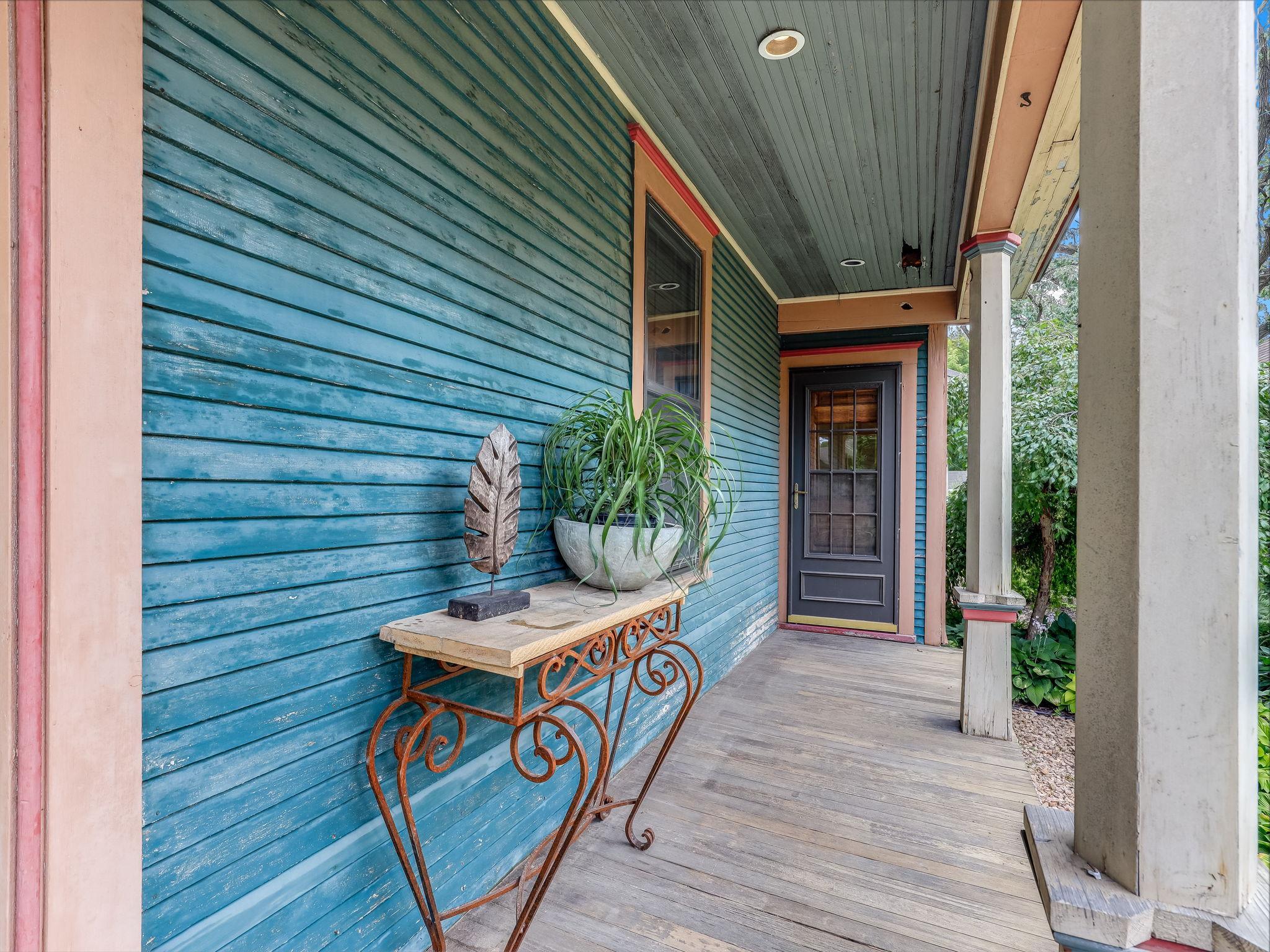 View of Residential Income at 722 Queen Avenue, Minneapolis MN 55411, Minneapolis (5 of 52) - Mike Wilen | Minnesota Team Real Estate
