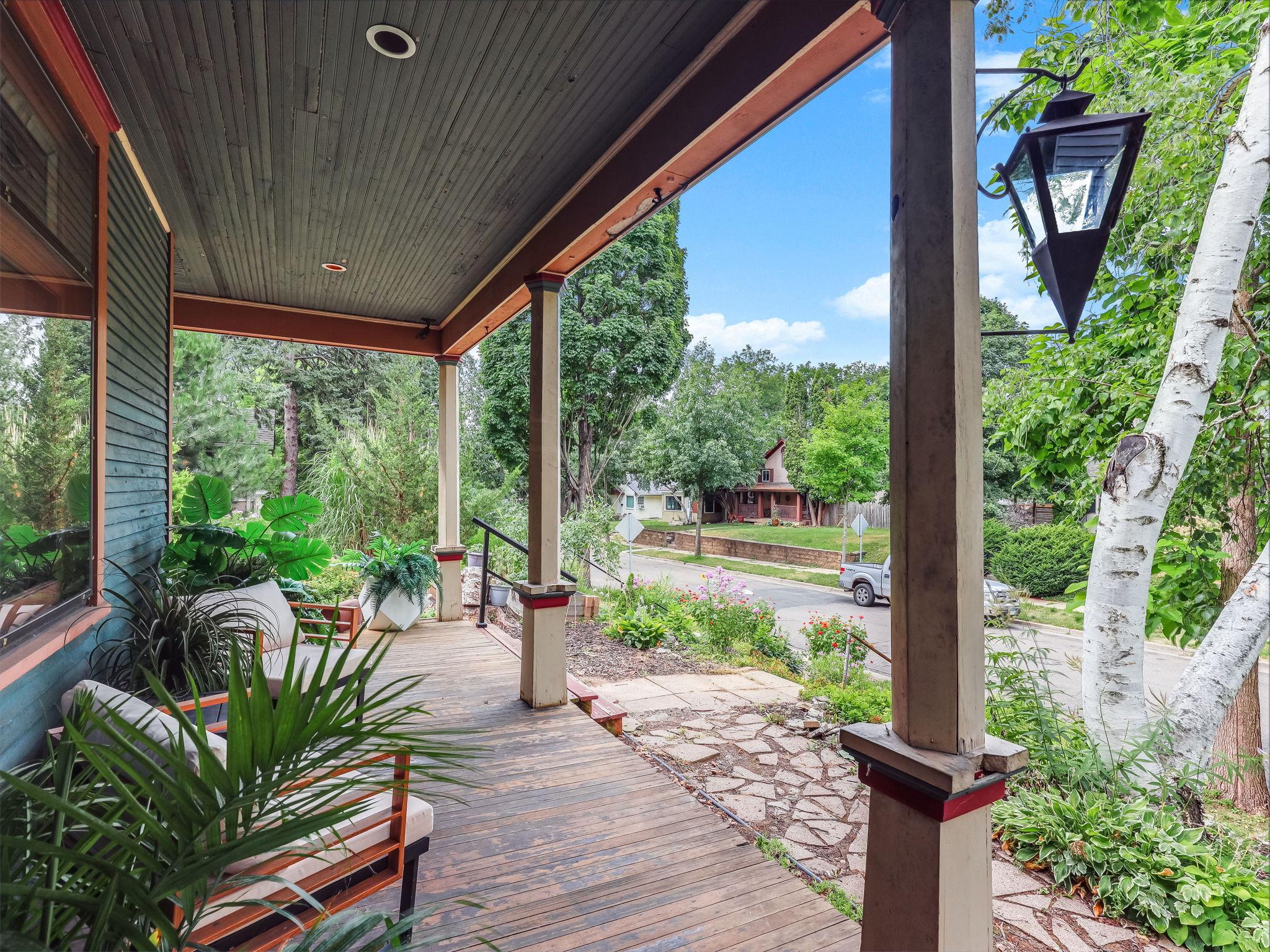 View of Residential Income at 722 Queen Avenue, Minneapolis MN 55411, Minneapolis (4 of 52) - Mike Wilen | Minnesota Team Real Estate