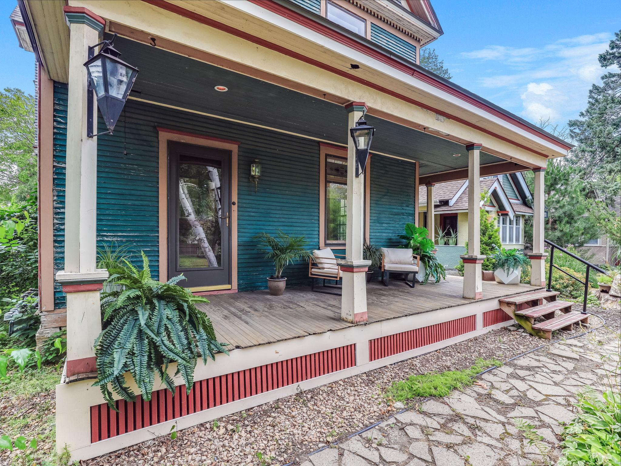 View of Residential Income at 722 Queen Avenue, Minneapolis MN 55411, Minneapolis (3 of 52) - Mike Wilen | Minnesota Team Real Estate