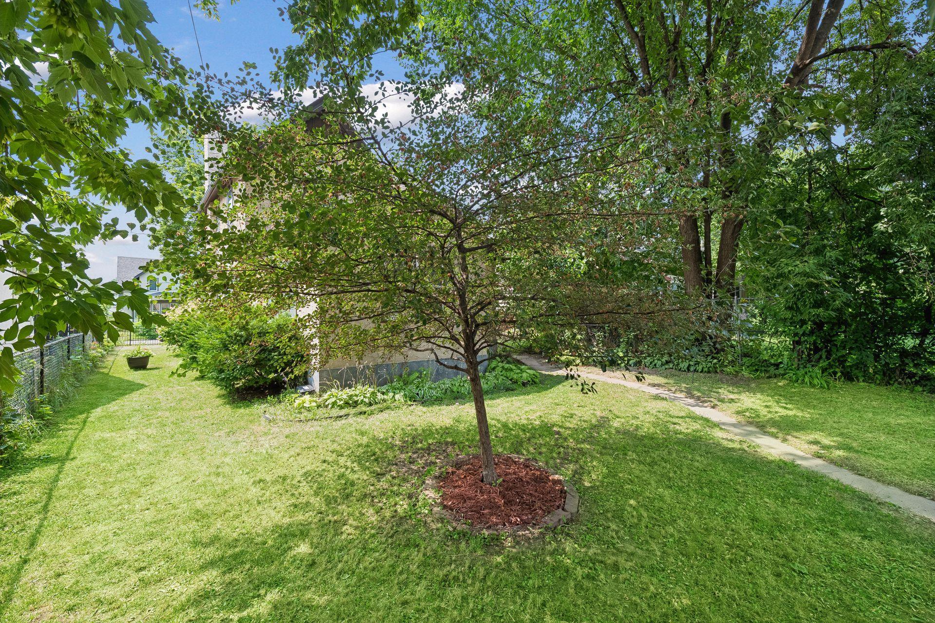 View of Residential at 1418 Queen Avenue, Minneapolis MN 55411, Minneapolis (33 of 37) - Mike Wilen | Minnesota Team Real Estate