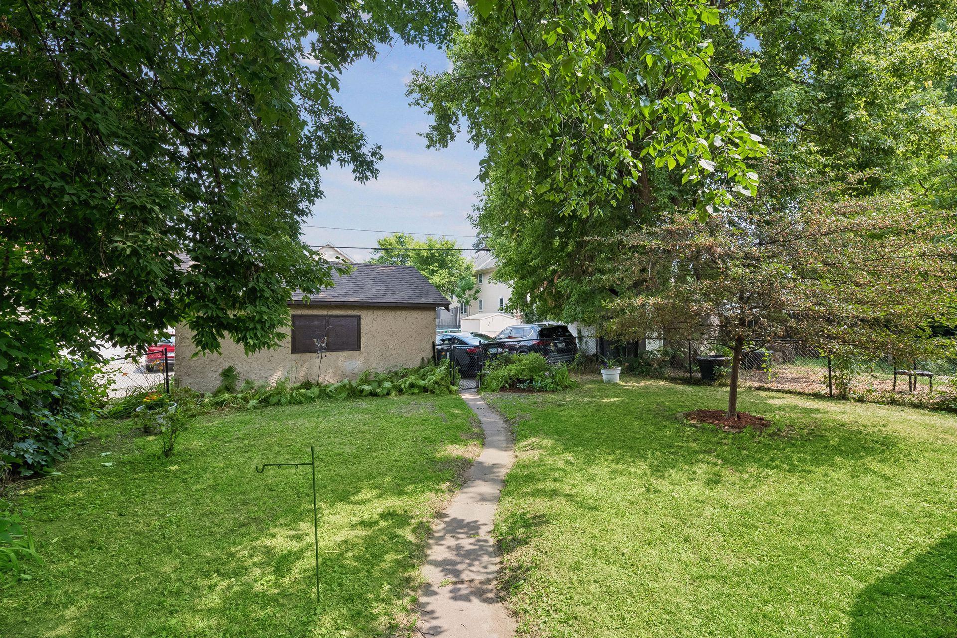View of Residential at 1418 Queen Avenue, Minneapolis MN 55411, Minneapolis (29 of 37) - Mike Wilen | Minnesota Team Real Estate