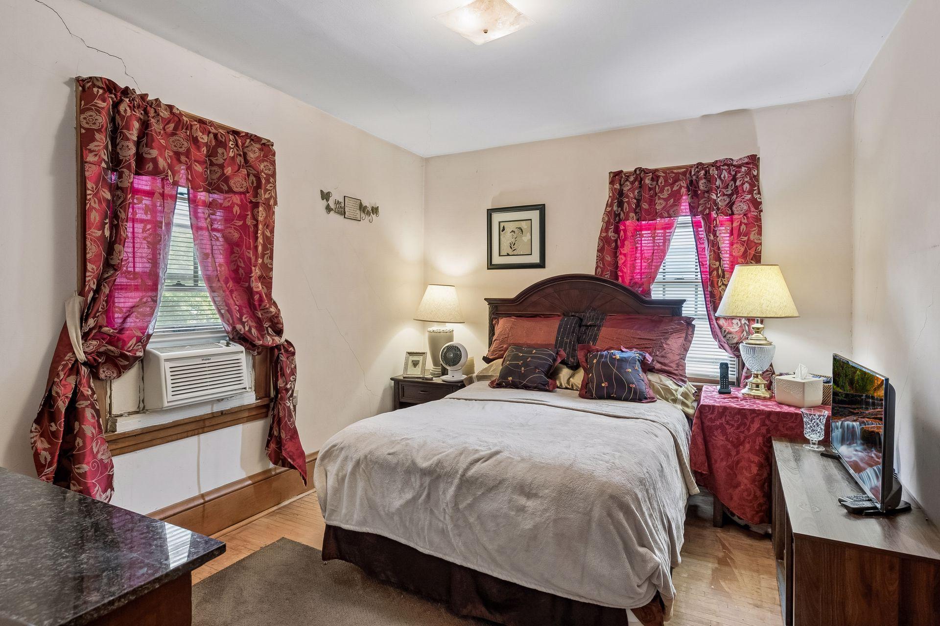 View of Residential at 1418 Queen Avenue, Minneapolis MN 55411, Minneapolis (19 of 37) - Mike Wilen | Minnesota Team Real Estate