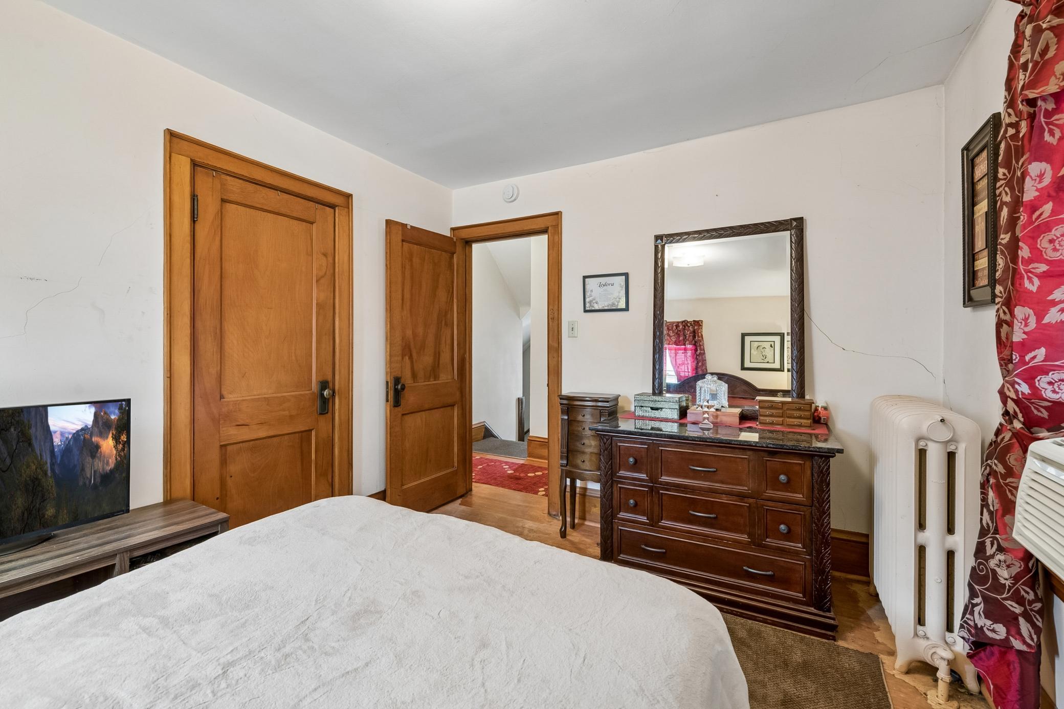 View of Residential at 1418 Queen Avenue, Minneapolis MN 55411, Minneapolis (20 of 37) - Mike Wilen | Minnesota Team Real Estate