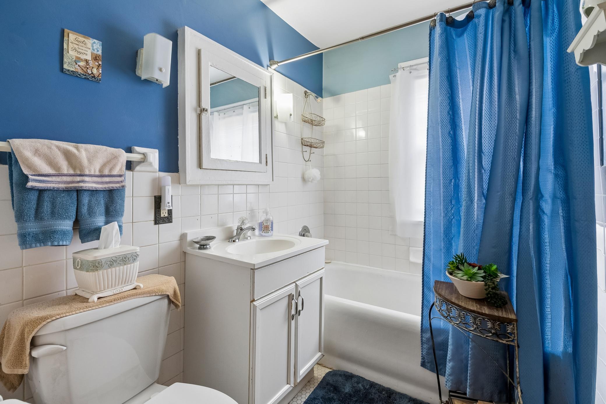 View of Residential at 1418 Queen Avenue, Minneapolis MN 55411, Minneapolis (25 of 37) - Mike Wilen | Minnesota Team Real Estate