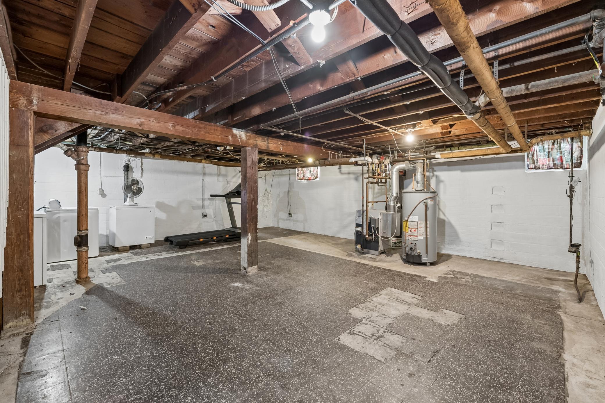View of Residential at 1418 Queen Avenue, Minneapolis MN 55411, Minneapolis (26 of 37) - Mike Wilen | Minnesota Team Real Estate