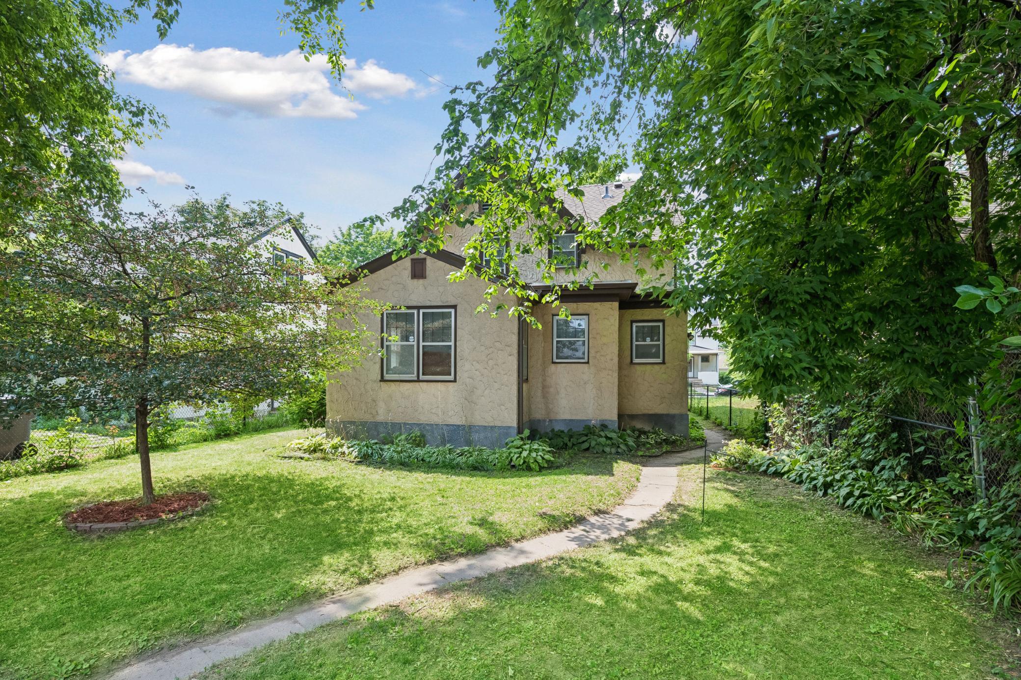 View of Residential at 1418 Queen Avenue, Minneapolis MN 55411, Minneapolis (31 of 37) - Mike Wilen | Minnesota Team Real Estate