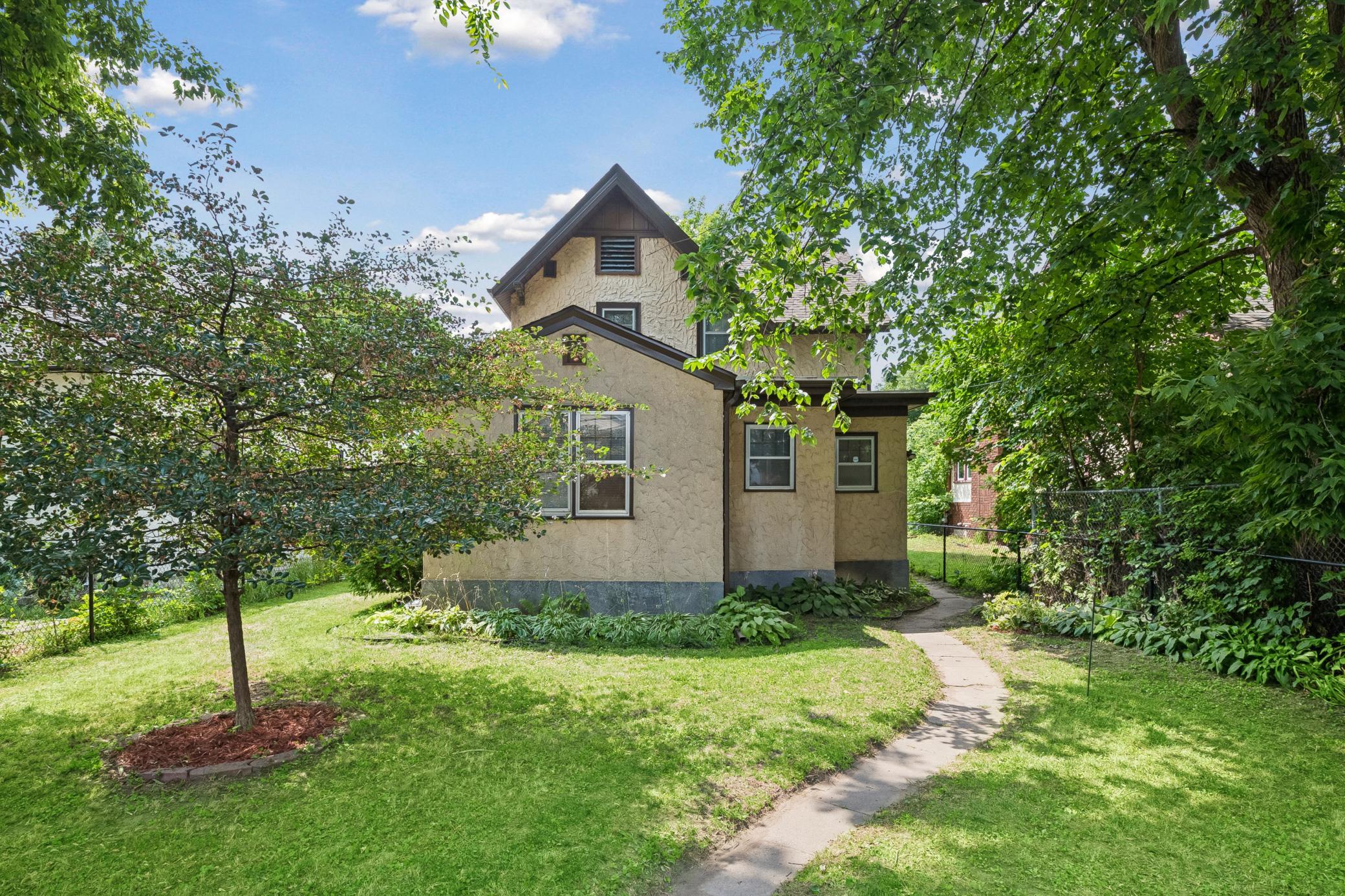 View of Residential at 1418 Queen Avenue, Minneapolis MN 55411, Minneapolis (32 of 37) - Mike Wilen | Minnesota Team Real Estate