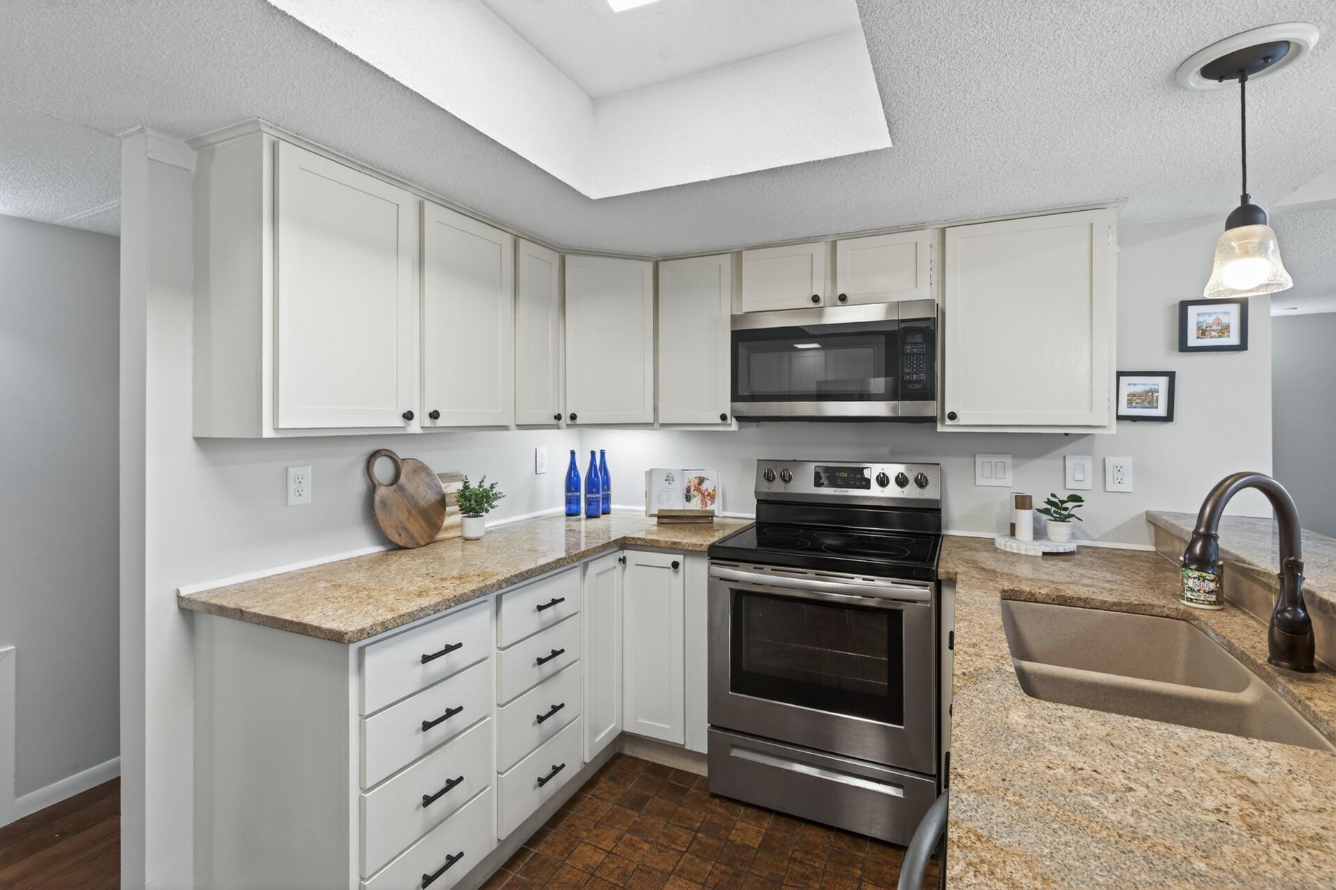 View of Residential at 6085 Lincoln Drive #225, Edina MN 55436, Edina (8 of 35) - Mike Wilen | Minnesota Team Real Estate