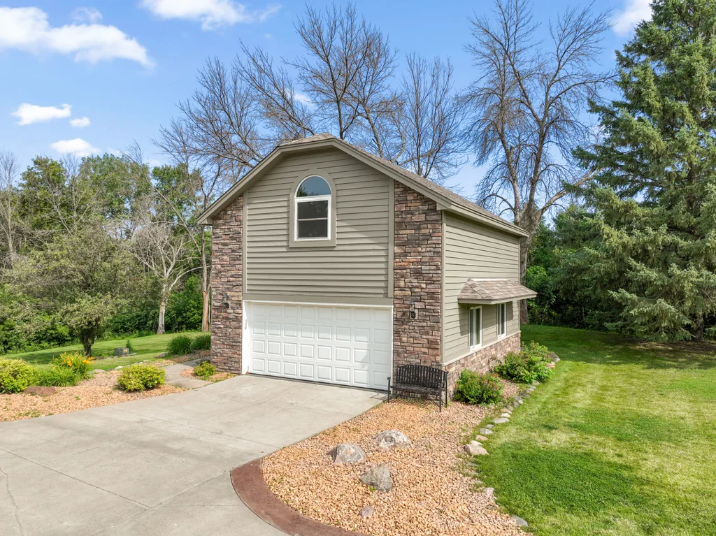 View of Residential at 22530 Forest Ridge Drive, Lakeville MN 55044, Lakeville (4 of 71) - Mike Wilen | Minnesota Team Real Estate