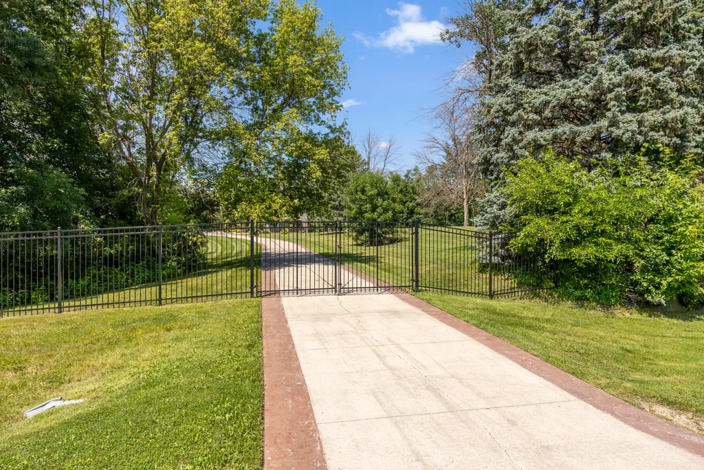 View of Residential at 22530 Forest Ridge Drive, Lakeville MN 55044, Lakeville (17 of 71) - Mike Wilen | Minnesota Team Real Estate