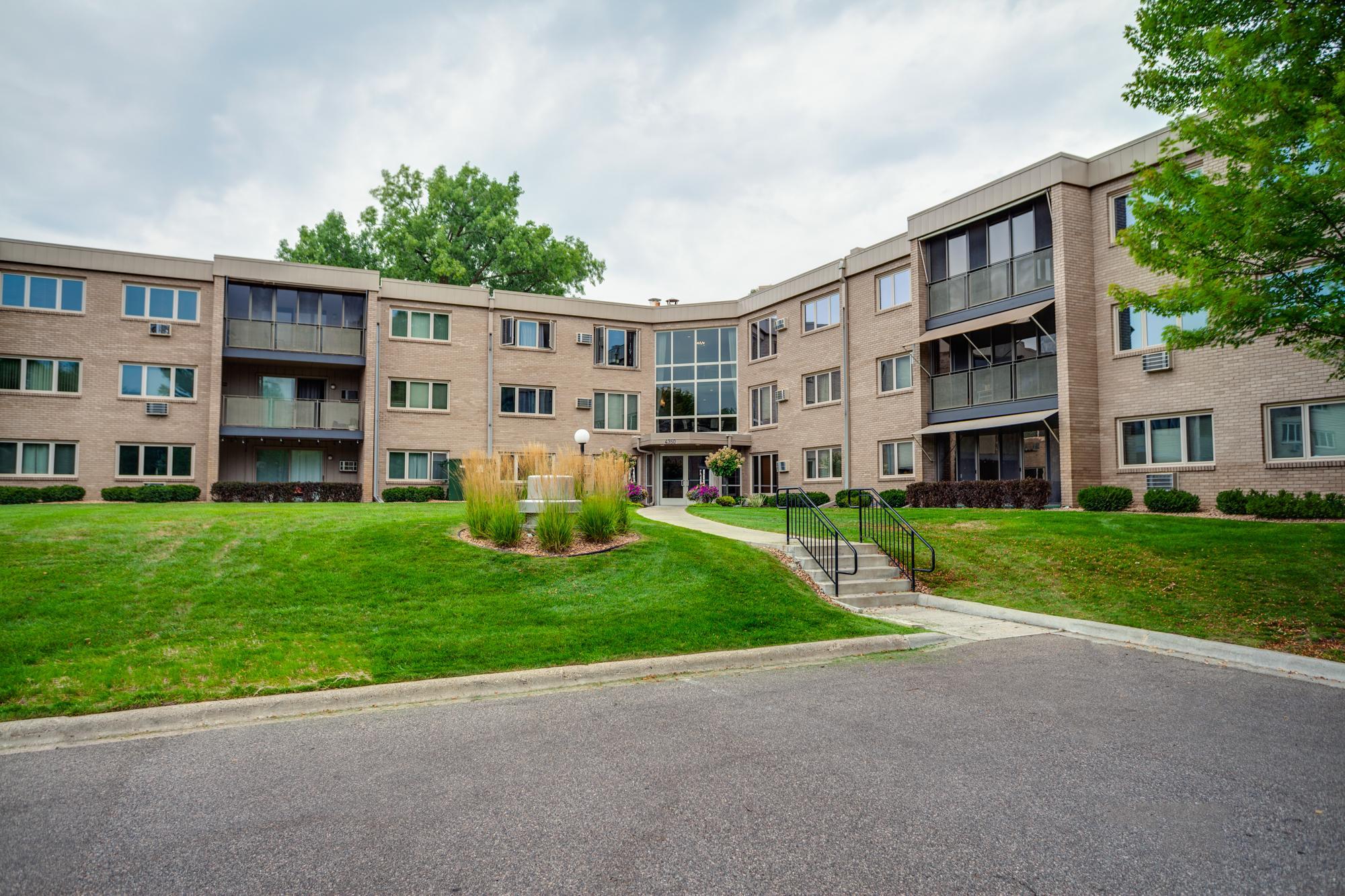 View of Residential at 4350 Brookside Court #302, Edina MN 55436, Edina (42 of 46) - Mike Wilen | Minnesota Team Real Estate