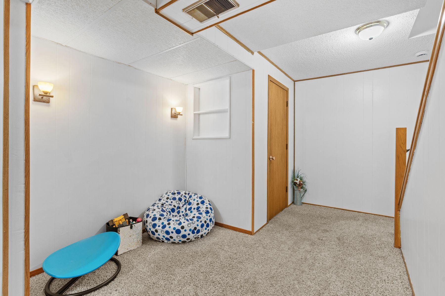 View of Residential at 6841 Carmen Avenue, Inver Grove Heights MN 55076, Inver Grove Heights (22 of 44) - Mike Wilen | Minnesota Team Real Estate