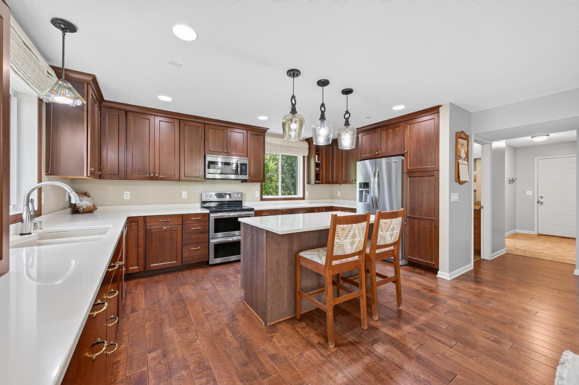 View of Residential at 13707 Green Briar Drive, Minnetonka MN 55305, Minnetonka (14 of 56) - Mike Wilen | Minnesota Team Real Estate