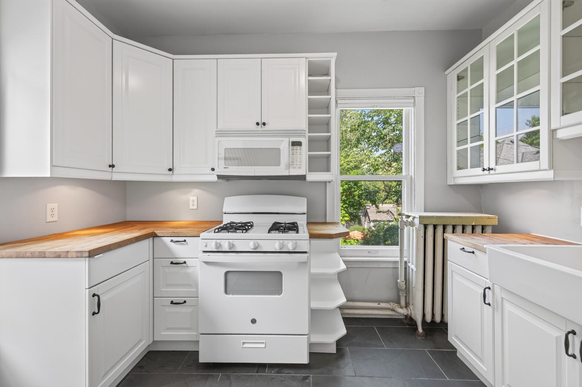 View of Residential Income at 95 Victoria Street, Saint Paul MN 55104, Saint Paul (31 of 55) - Mike Wilen | Minnesota Team Real Estate