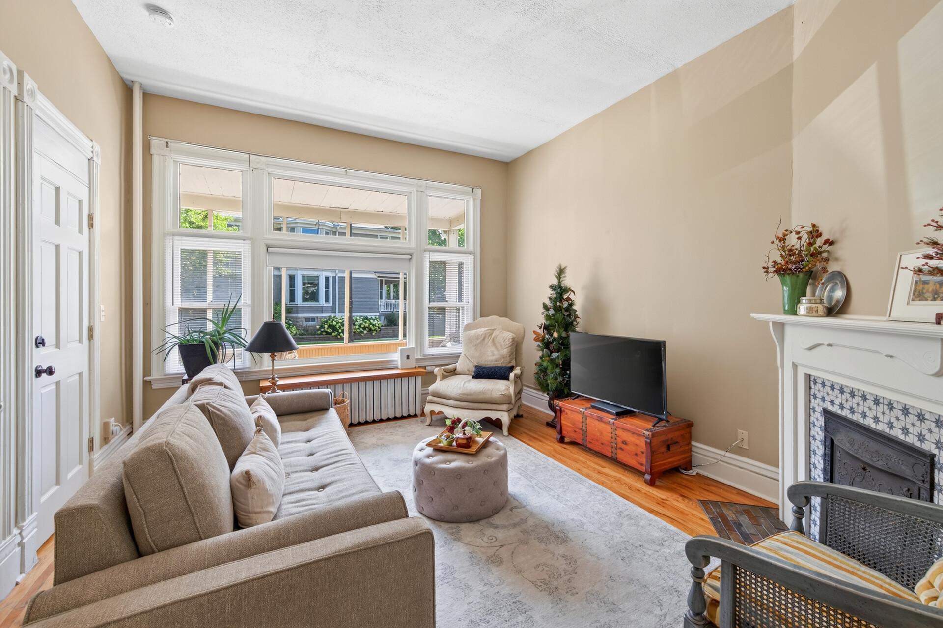 View of Residential Income at 95 Victoria Street, Saint Paul MN 55104, Saint Paul (8 of 55) - Mike Wilen | Minnesota Team Real Estate