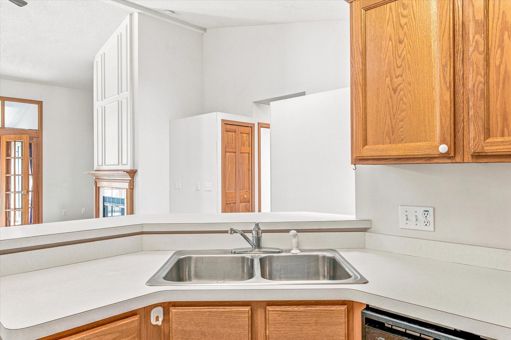 View of Residential at 7588 Ojibway Park Bay, Woodbury MN 55125, Woodbury (8 of 42) - Mike Wilen | Minnesota Team Real Estate