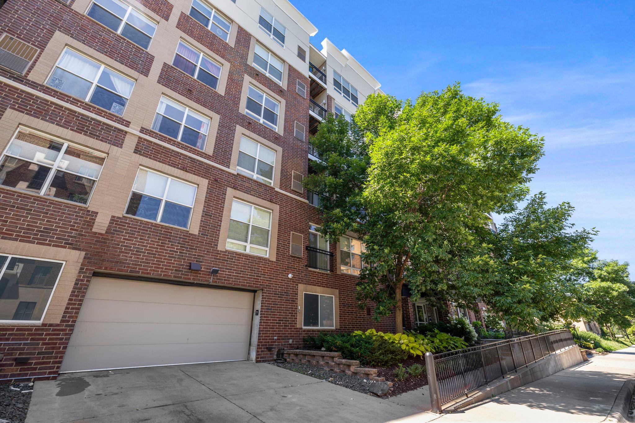 View of Residential at 301 Oak Grove Street #308, Minneapolis MN 55403, Minneapolis (39 of 44) - Mike Wilen | Minnesota Team Real Estate