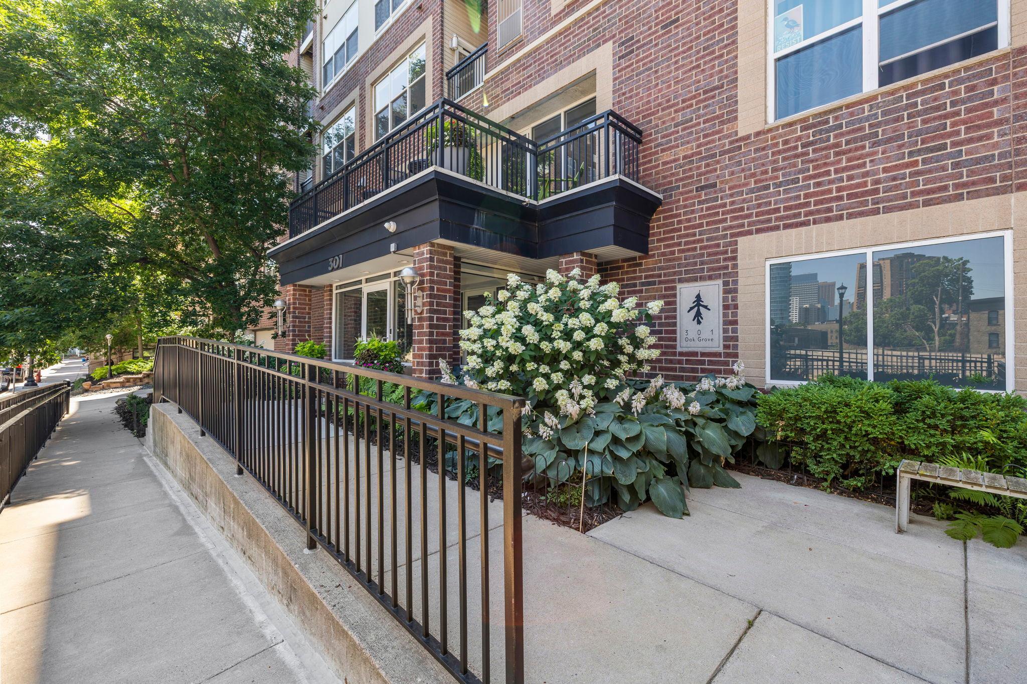 View of Residential at 301 Oak Grove Street #308, Minneapolis MN 55403, Minneapolis (4 of 44) - Mike Wilen | Minnesota Team Real Estate