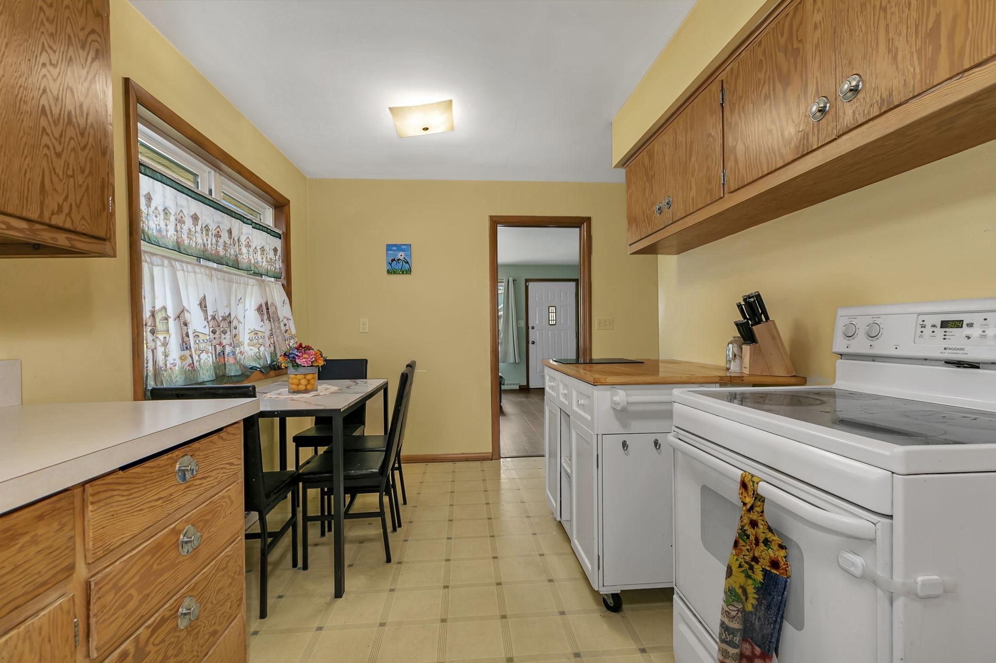 View of Residential at 142 25th Avenue, Saint Cloud MN 56303, Saint Cloud (6 of 14) - Mike Wilen | Minnesota Team Real Estate