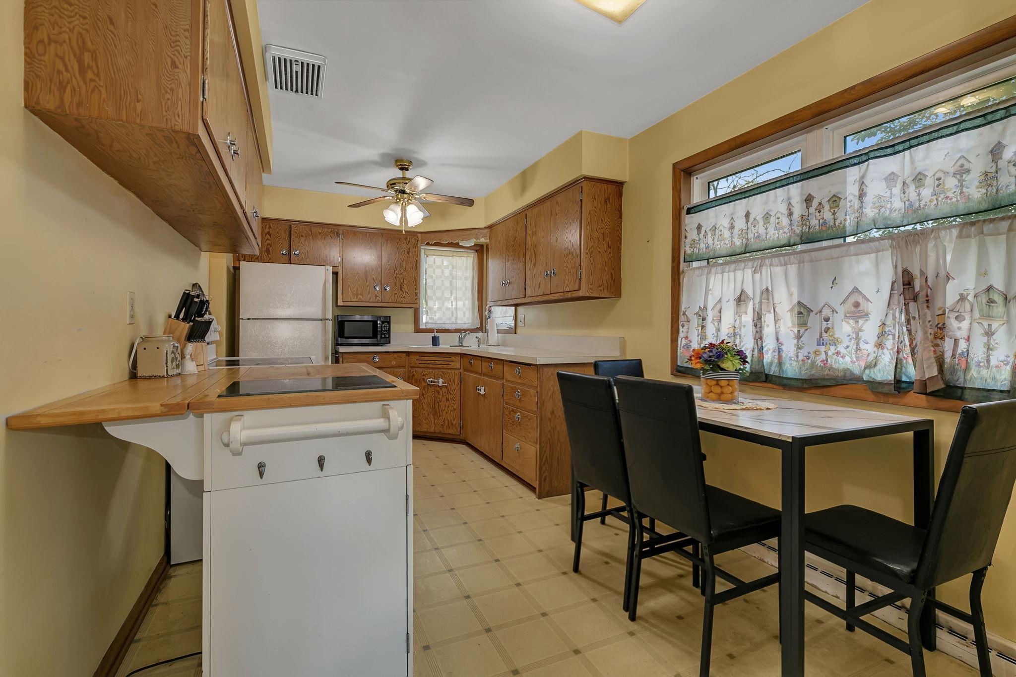 View of Residential at 142 25th Avenue, Saint Cloud MN 56303, Saint Cloud (4 of 14) - Mike Wilen | Minnesota Team Real Estate