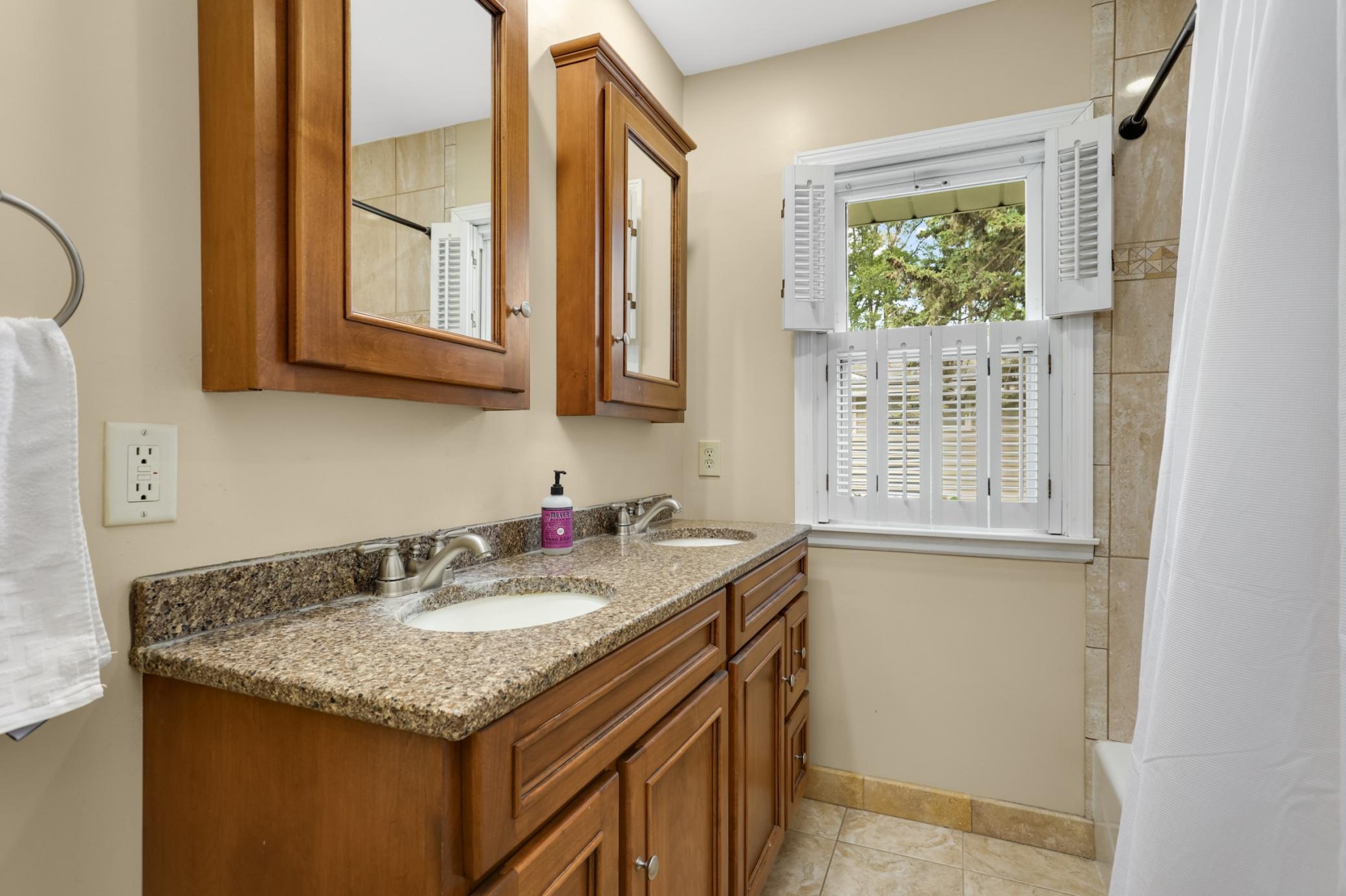 View of Residential at 9100 Club Road, Saint Louis Park MN 55426, Saint Louis Park (20 of 40) - Mike Wilen | Minnesota Team Real Estate