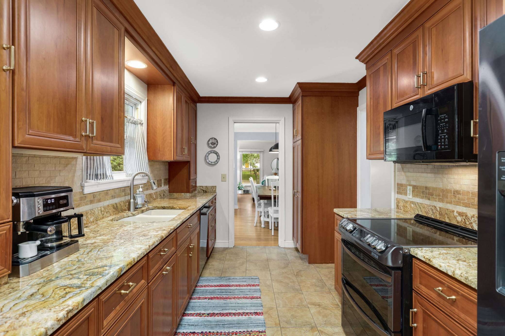 View of Residential at 9100 Club Road, Saint Louis Park MN 55426, Saint Louis Park (12 of 40) - Mike Wilen | Minnesota Team Real Estate