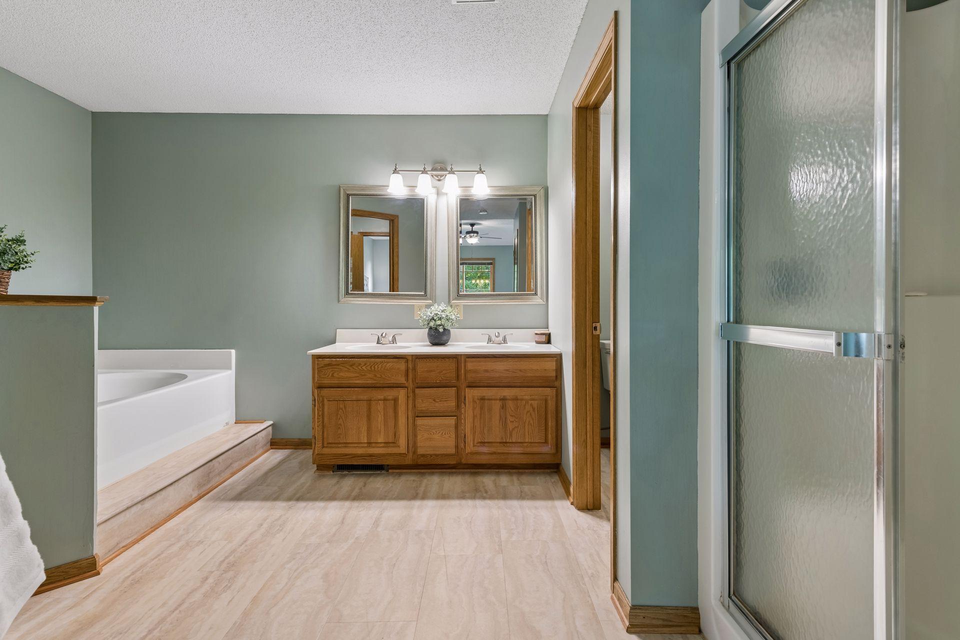 View of Residential at 4601 Fairway Hills Drive, Eagan MN 55123, Eagan (23 of 45) - Mike Wilen | Minnesota Team Real Estate