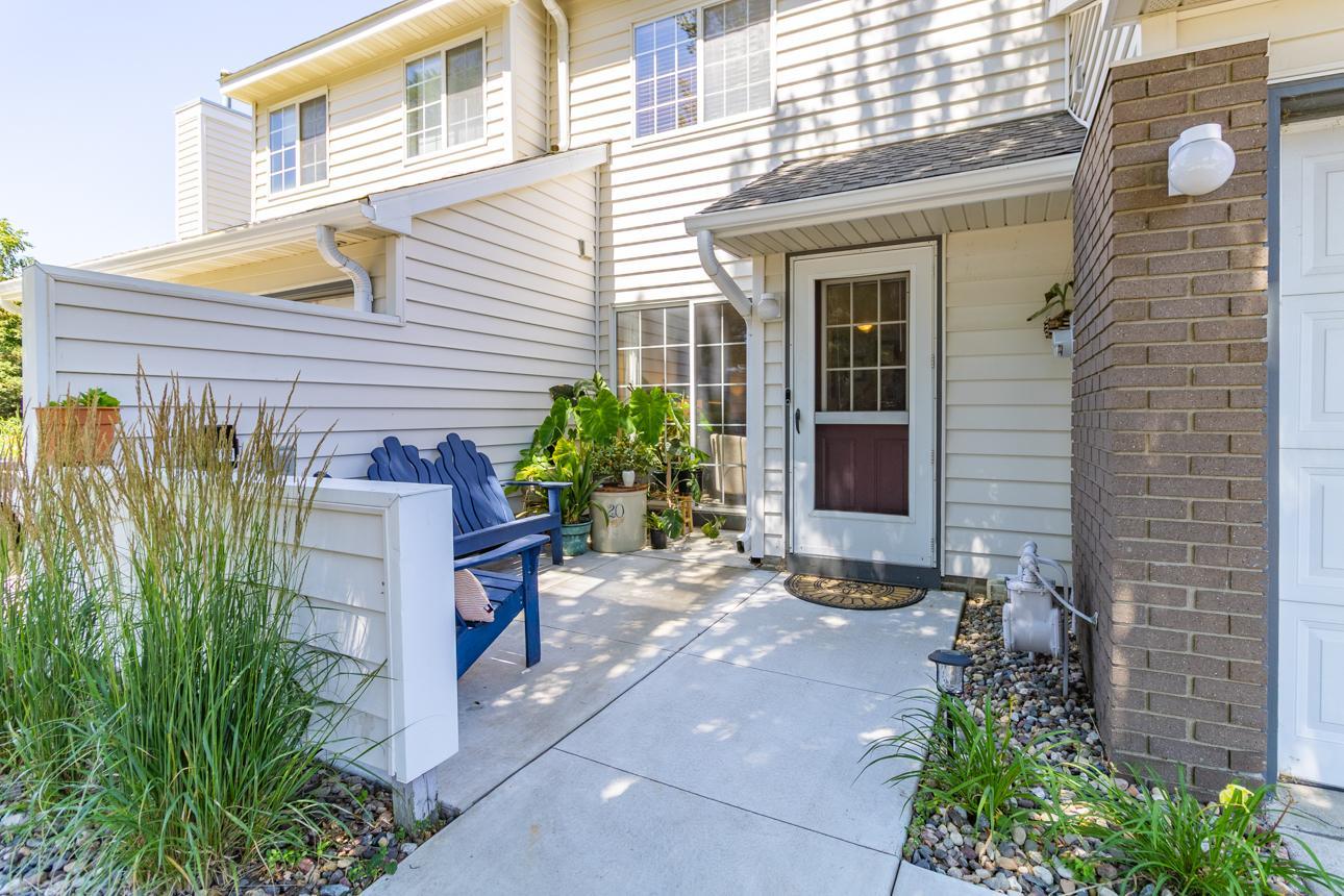 View of (TH) Side x Side at 12822 Echo Lane, Apple Valley - Mike Wilen | Minnesota Team Real Estate
