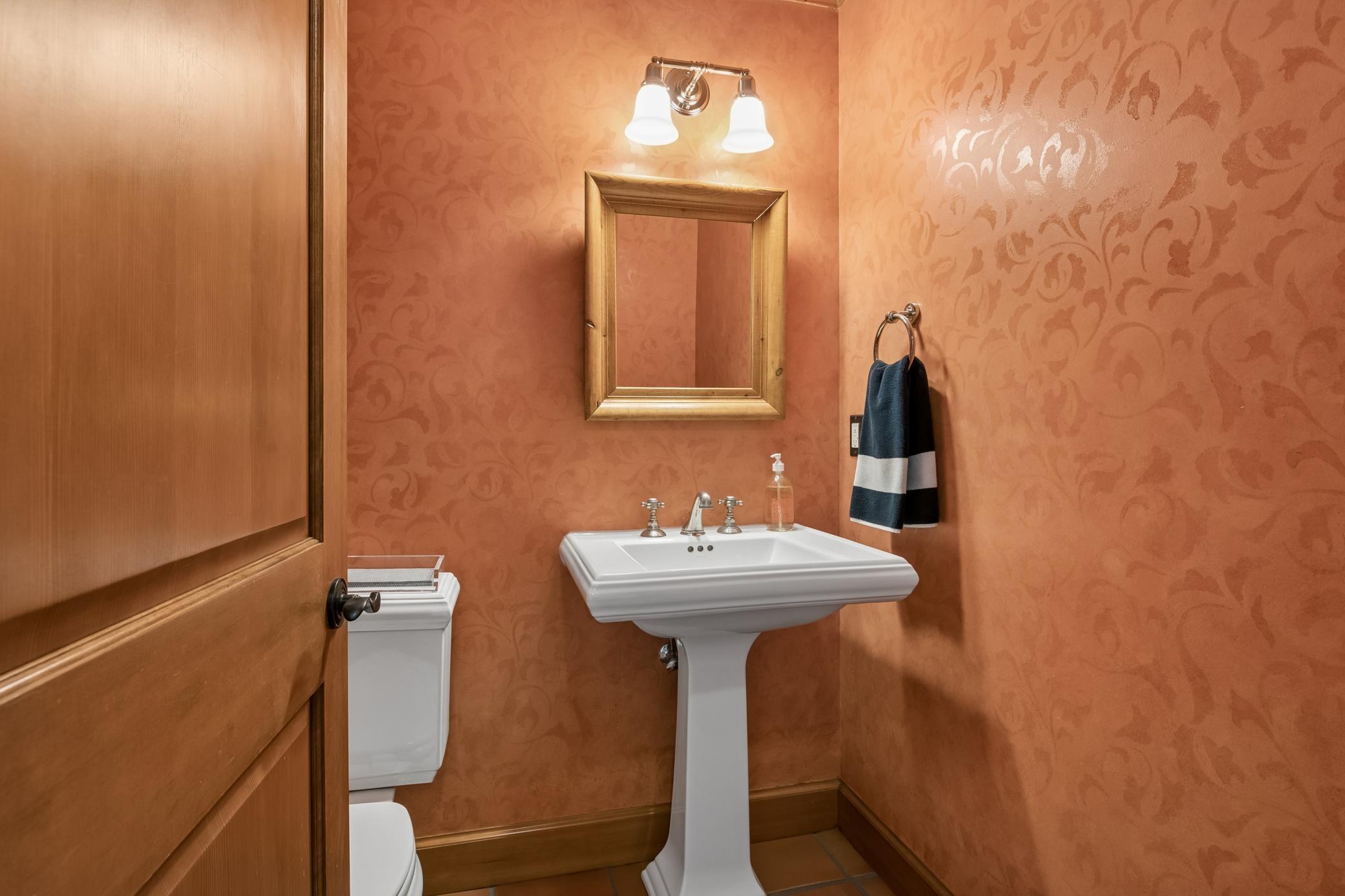 View of Residential at 4051 Linden Hills Boulevard, Minneapolis MN 55410, Minneapolis (22 of 59) - Mike Wilen | Minnesota Team Real Estate