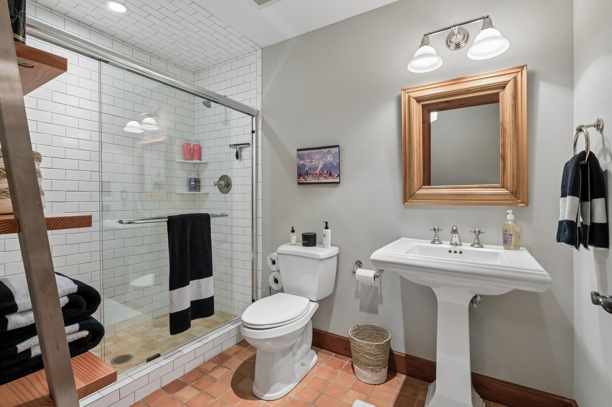 View of Residential at 4051 Linden Hills Boulevard, Minneapolis MN 55410, Minneapolis (47 of 59) - Mike Wilen | Minnesota Team Real Estate