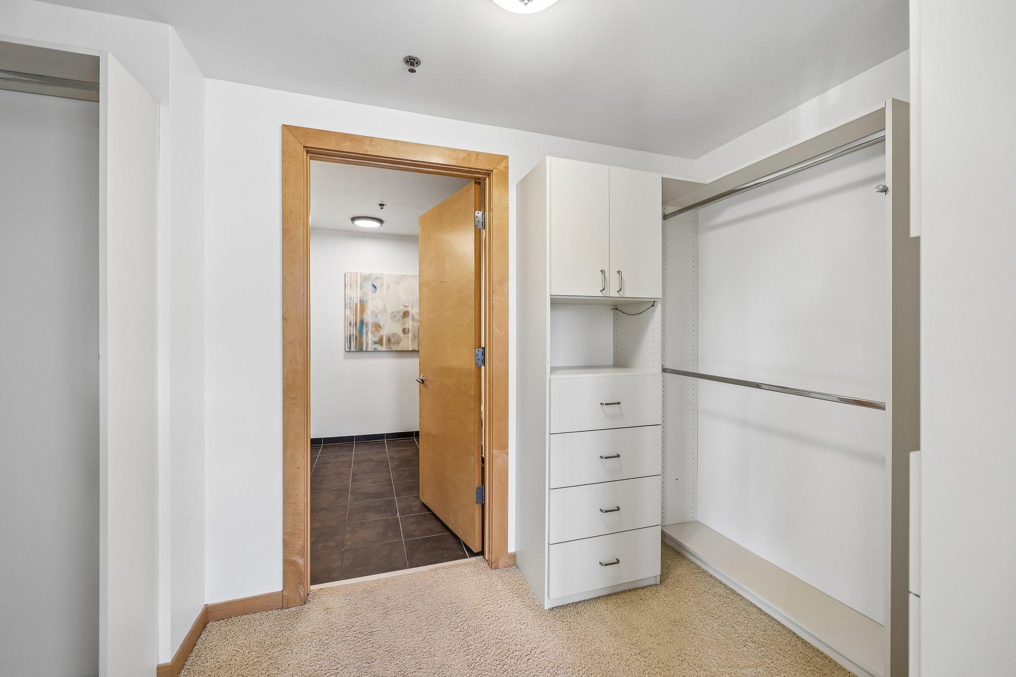 View of Residential at 401 2nd Street #317, Minneapolis MN 55401, Minneapolis (23 of 52) - Mike Wilen | Minnesota Team Real Estate