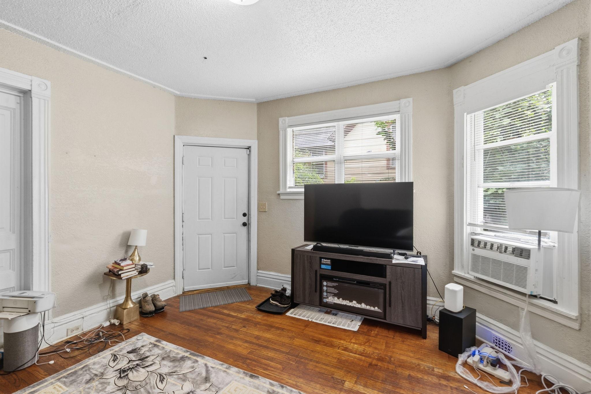 View of Residential Income at 1523 22nd Avenue, Minneapolis MN 55411, Minneapolis (9 of 37) - Mike Wilen | Minnesota Team Real Estate