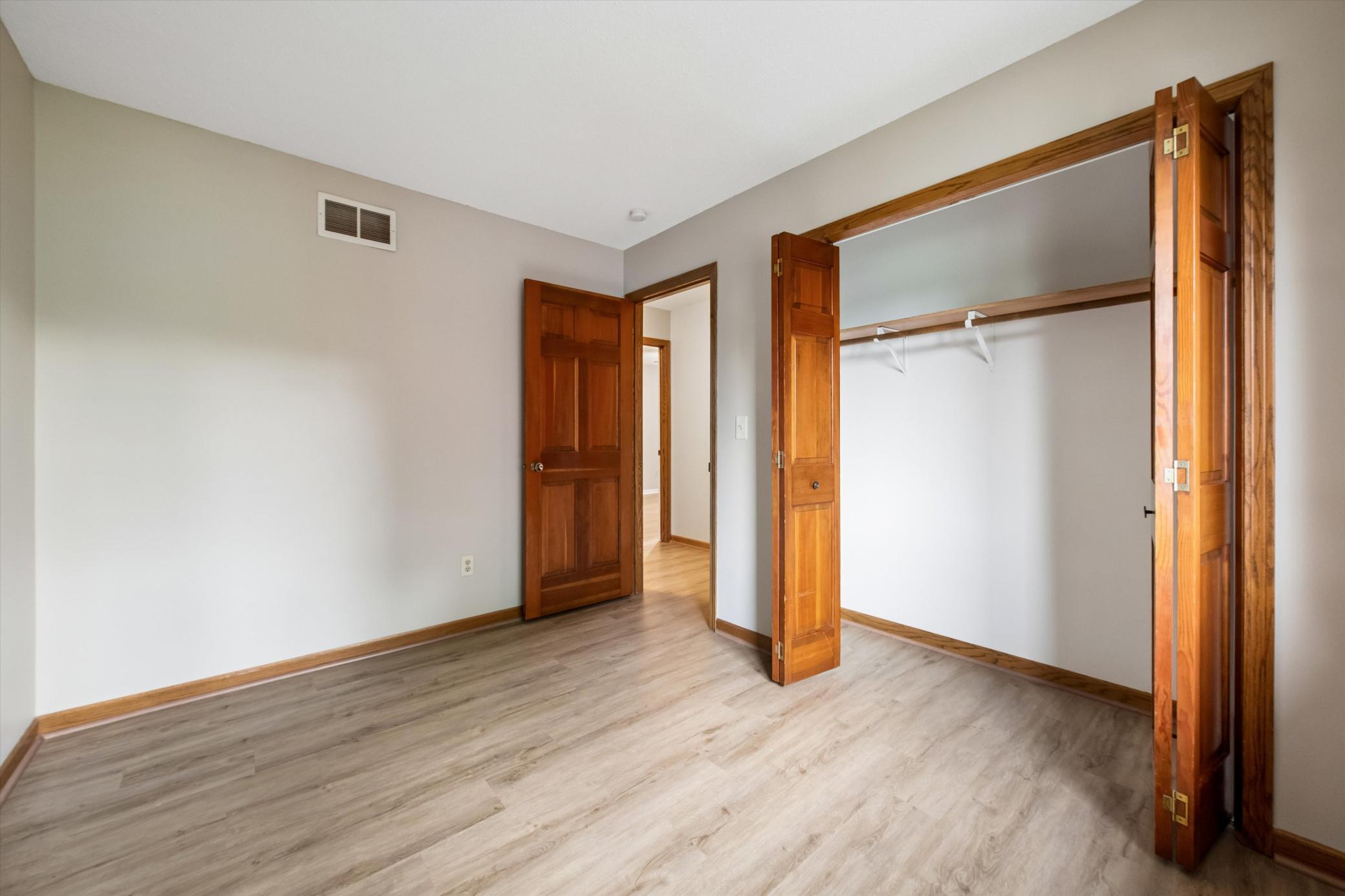 View of Residential at 460 Oakhill Road, Chaska MN 55318, Chaska (22 of 43) - Mike Wilen | Minnesota Team Real Estate