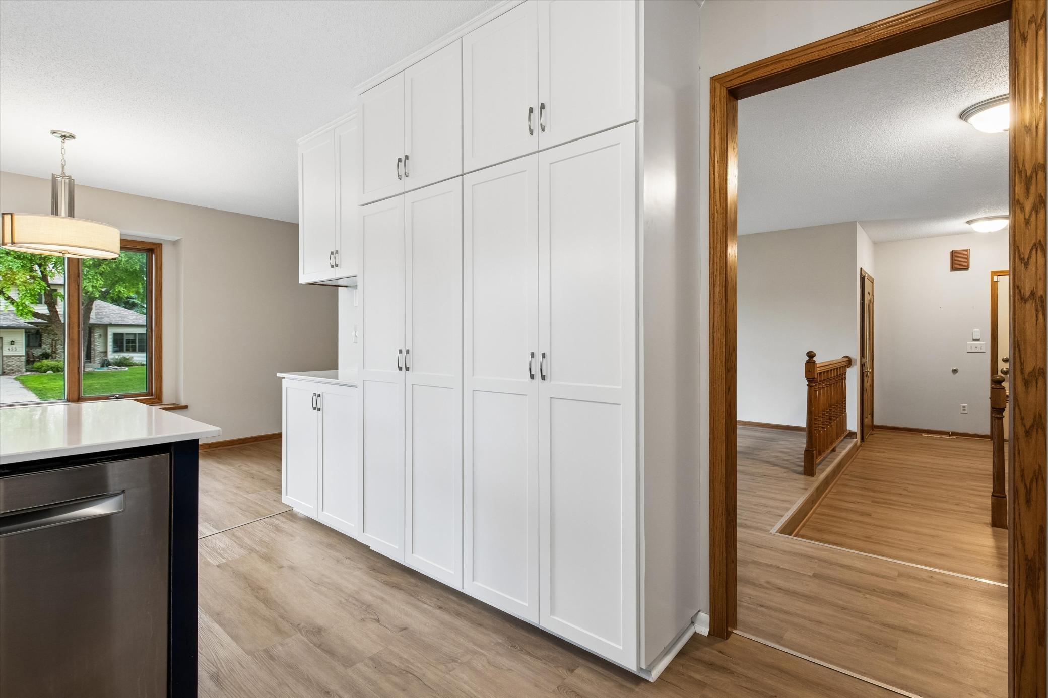 View of Residential at 460 Oakhill Road, Chaska MN 55318, Chaska (16 of 43) - Mike Wilen | Minnesota Team Real Estate