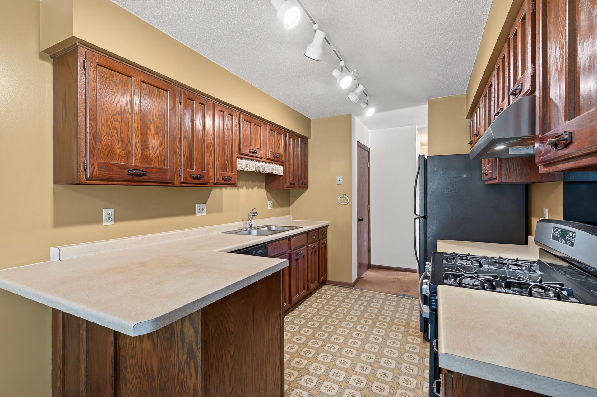 View of Residential at 3915 Gershwin Avenue, Oakdale MN 55128, Oakdale (11 of 29) - Mike Wilen | Minnesota Team Real Estate